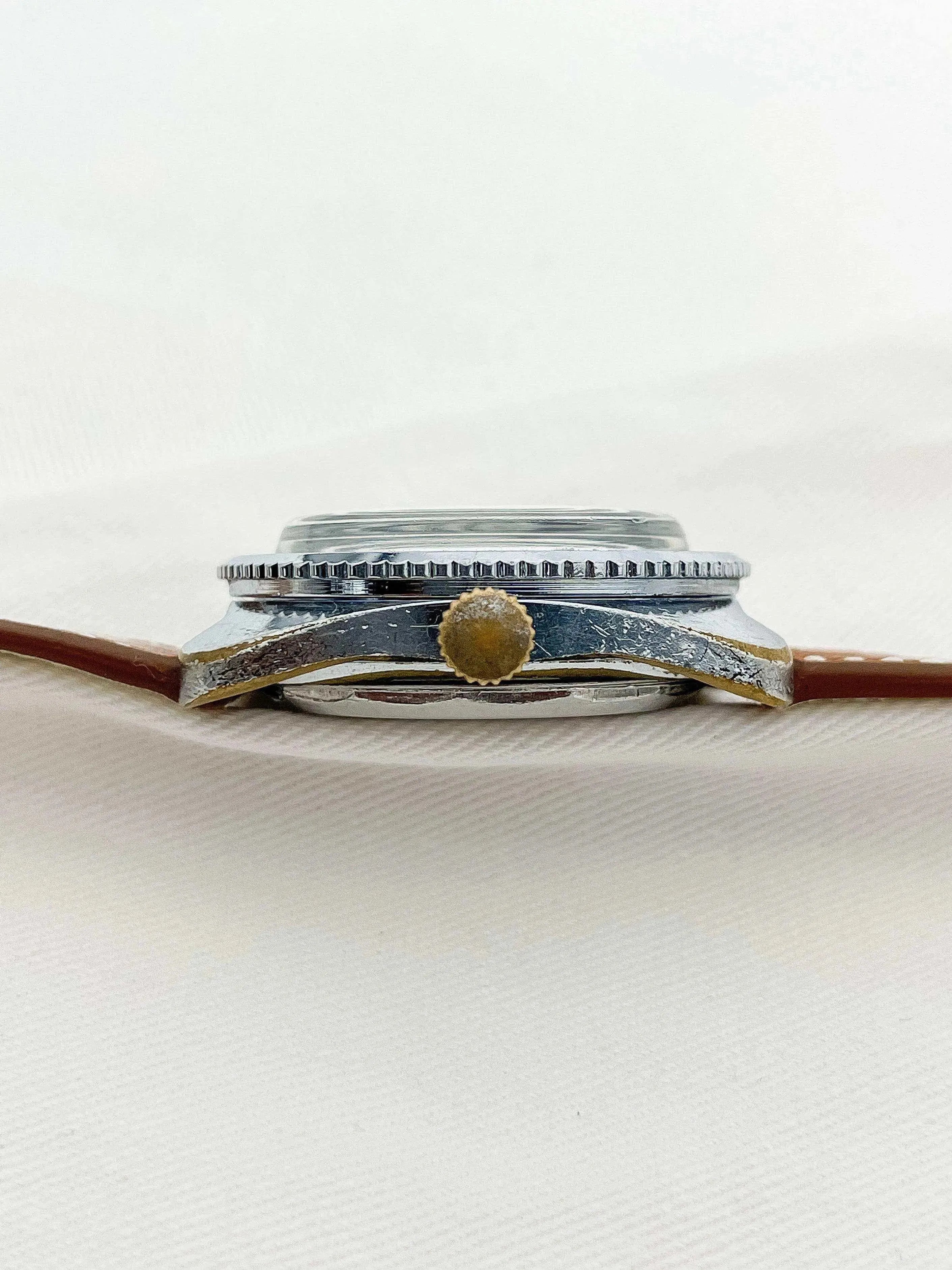Yema - Plongeuse Sous Marine Trotteuse Orange - 1960s - Atelier Victor Paris - Vintage Watch Shop Dubai