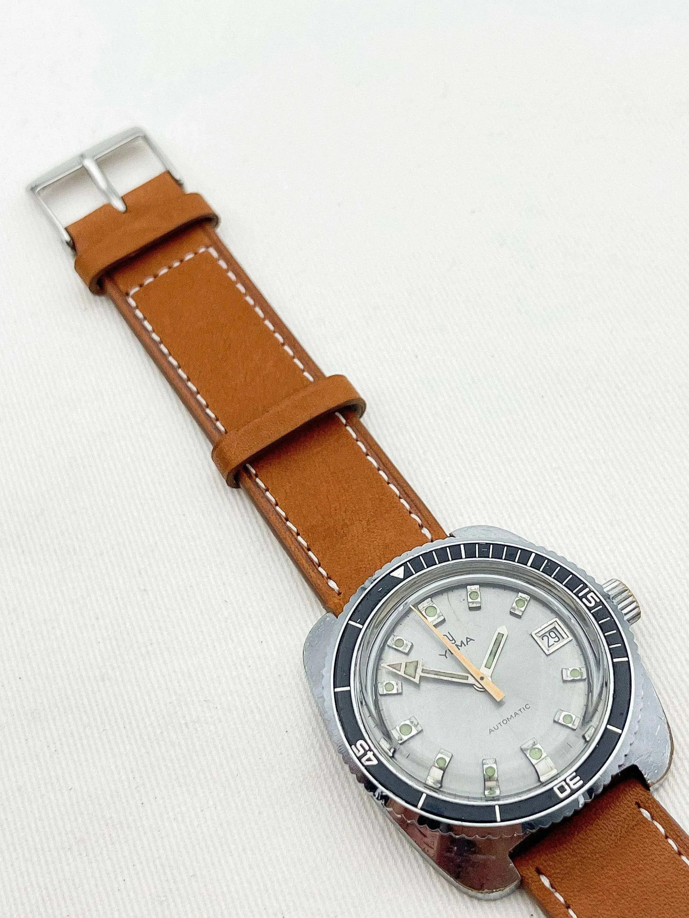 Yema - Plongeuse Sous Marine Trotteuse Orange - 1960s - Atelier Victor Paris - Vintage Watch Shop Dubai