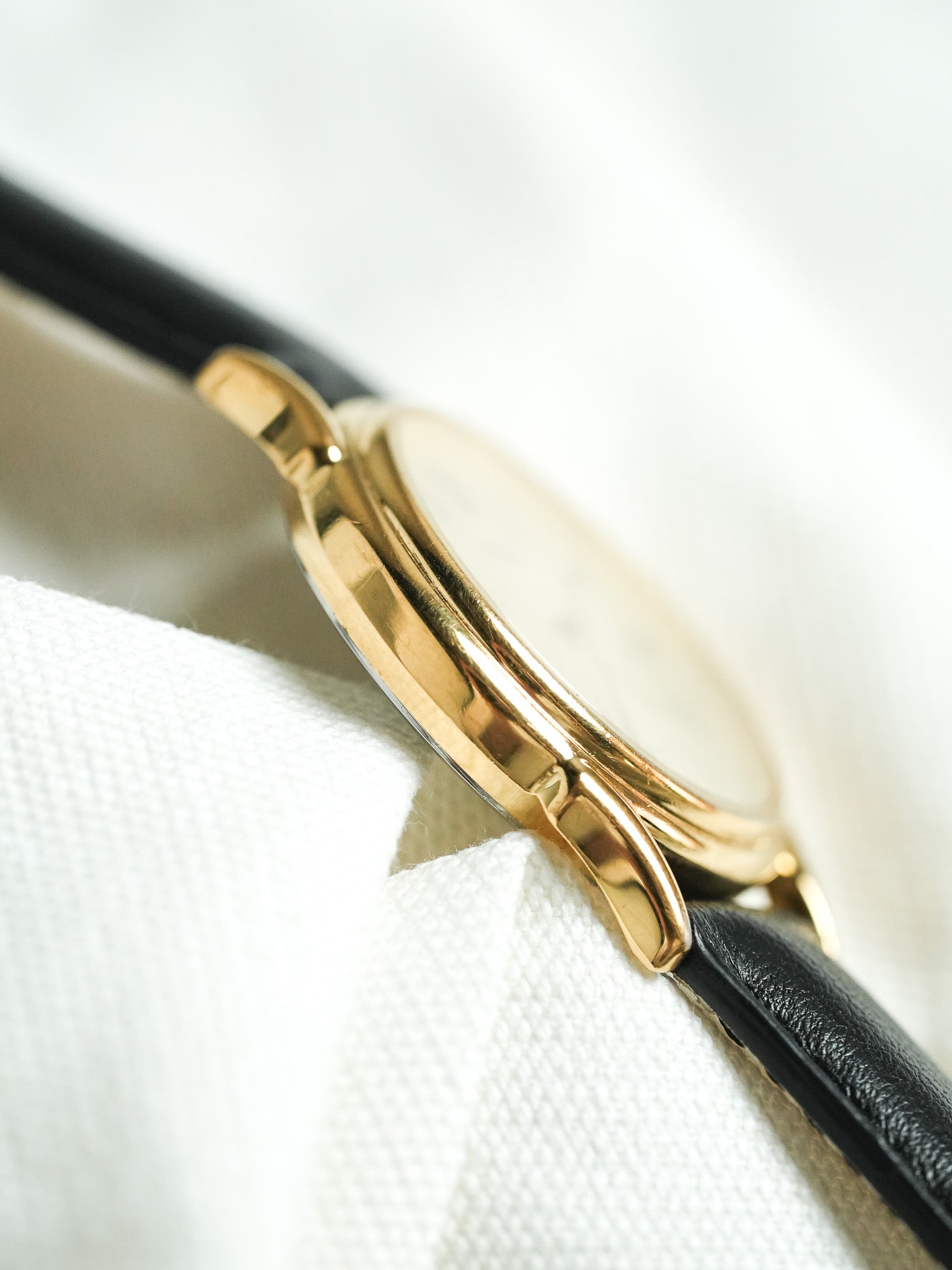 Yema - Romain Gourde d'eau Date Or - 1990s - Atelier Victor - Vintage Shop