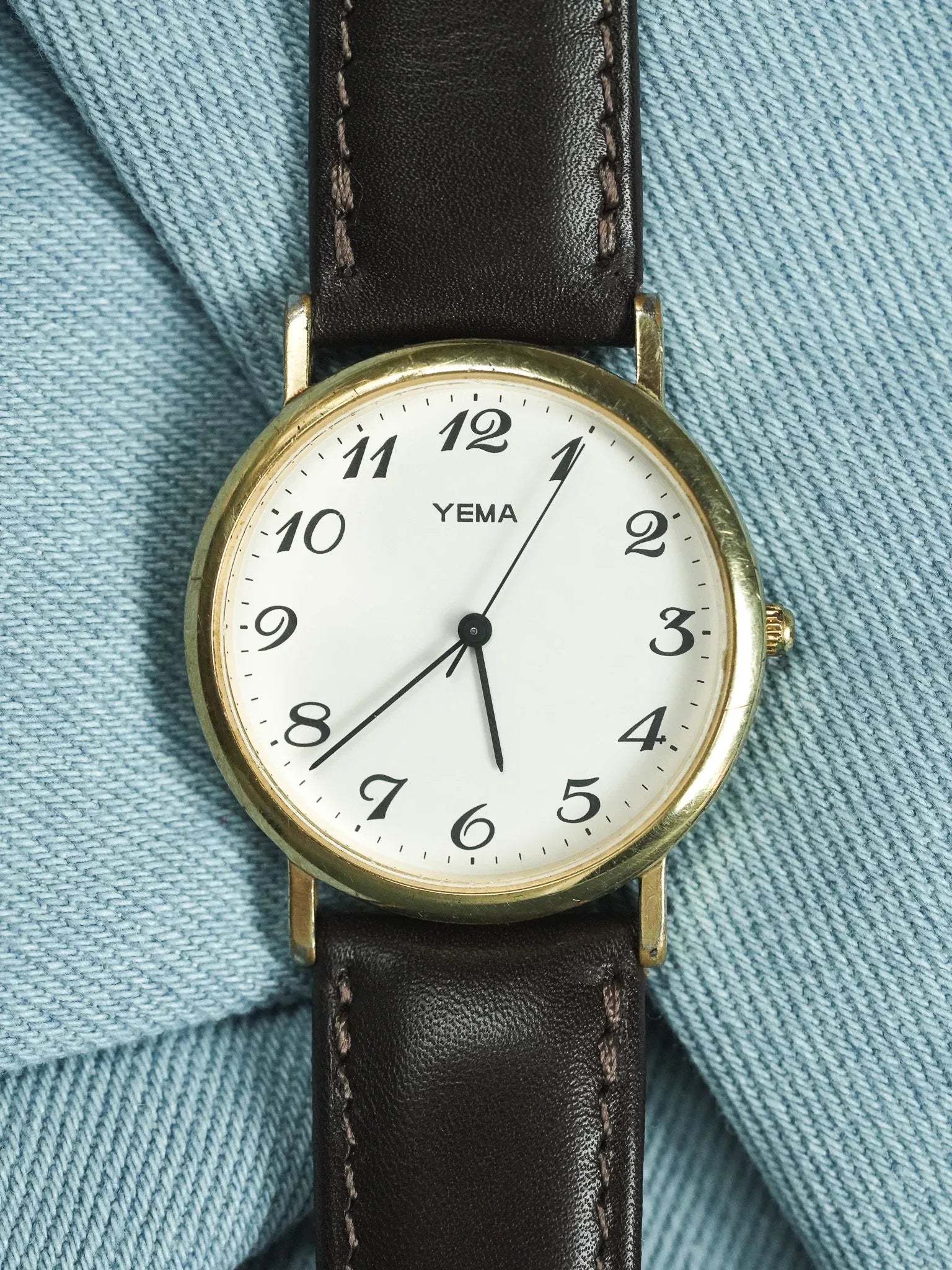 Yema - Ronde plaqué or chiffres arabes - 1990s - Atelier Victor