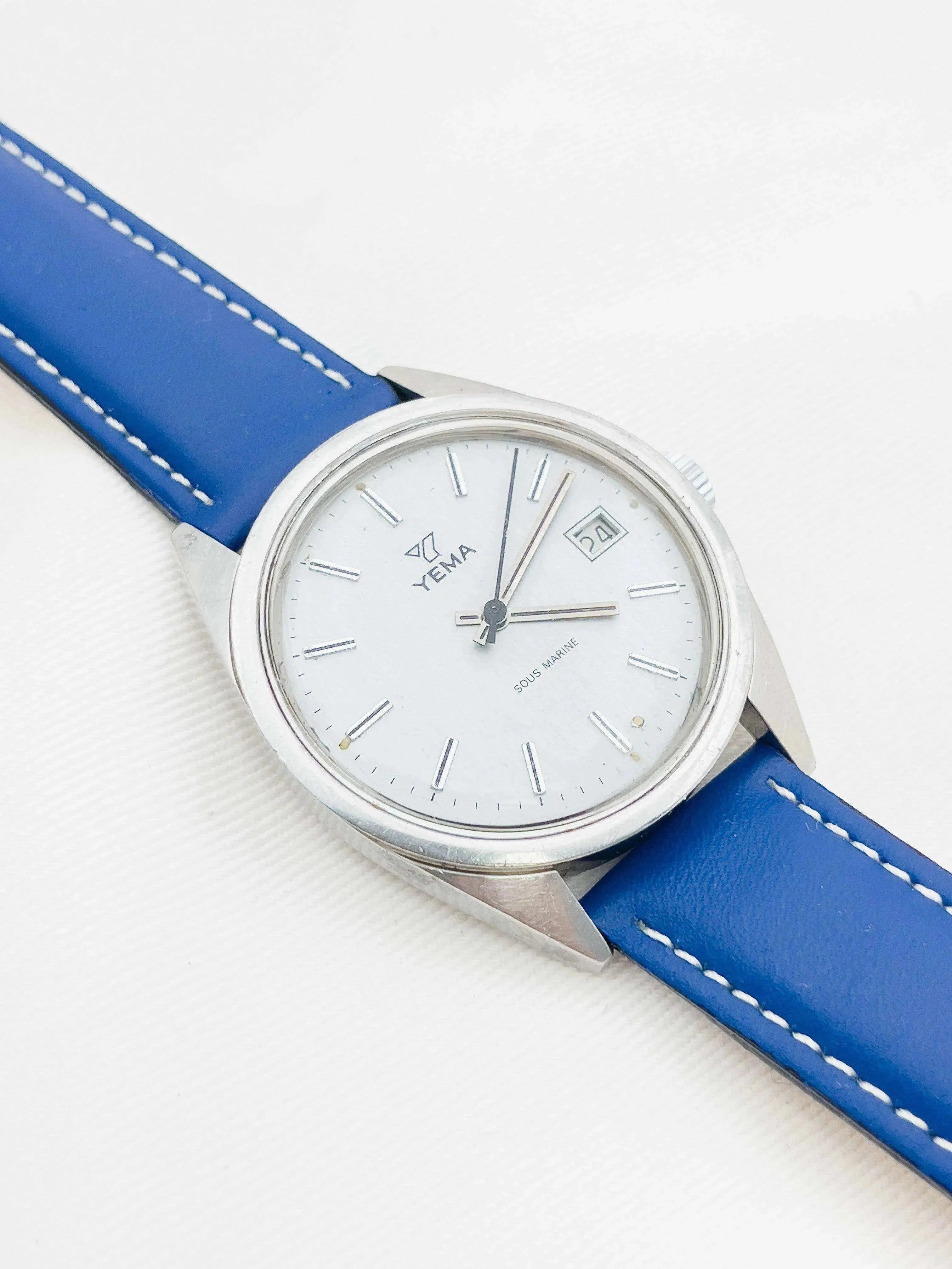 Yema - Sous-Marine Date Cuir bleu - 1960s - Atelier Victor Paris - Vintage Watch Shop Dubai