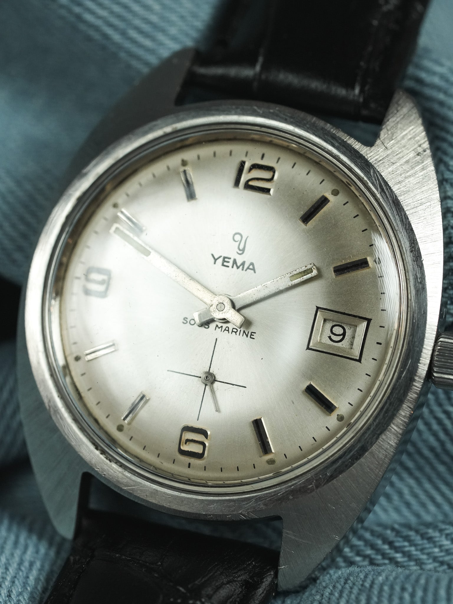 Yema - Sous Marine Tonneau Petite-Seconde Date - 1960s - Atelier Victor - Vintage Shop