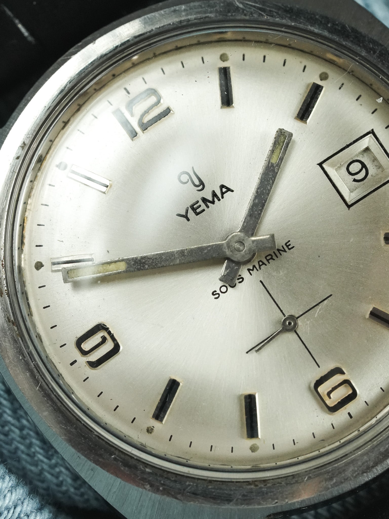 Yema - Sous Marine Tonneau Petite-Seconde Date - 1960s - Atelier Victor - Vintage Shop