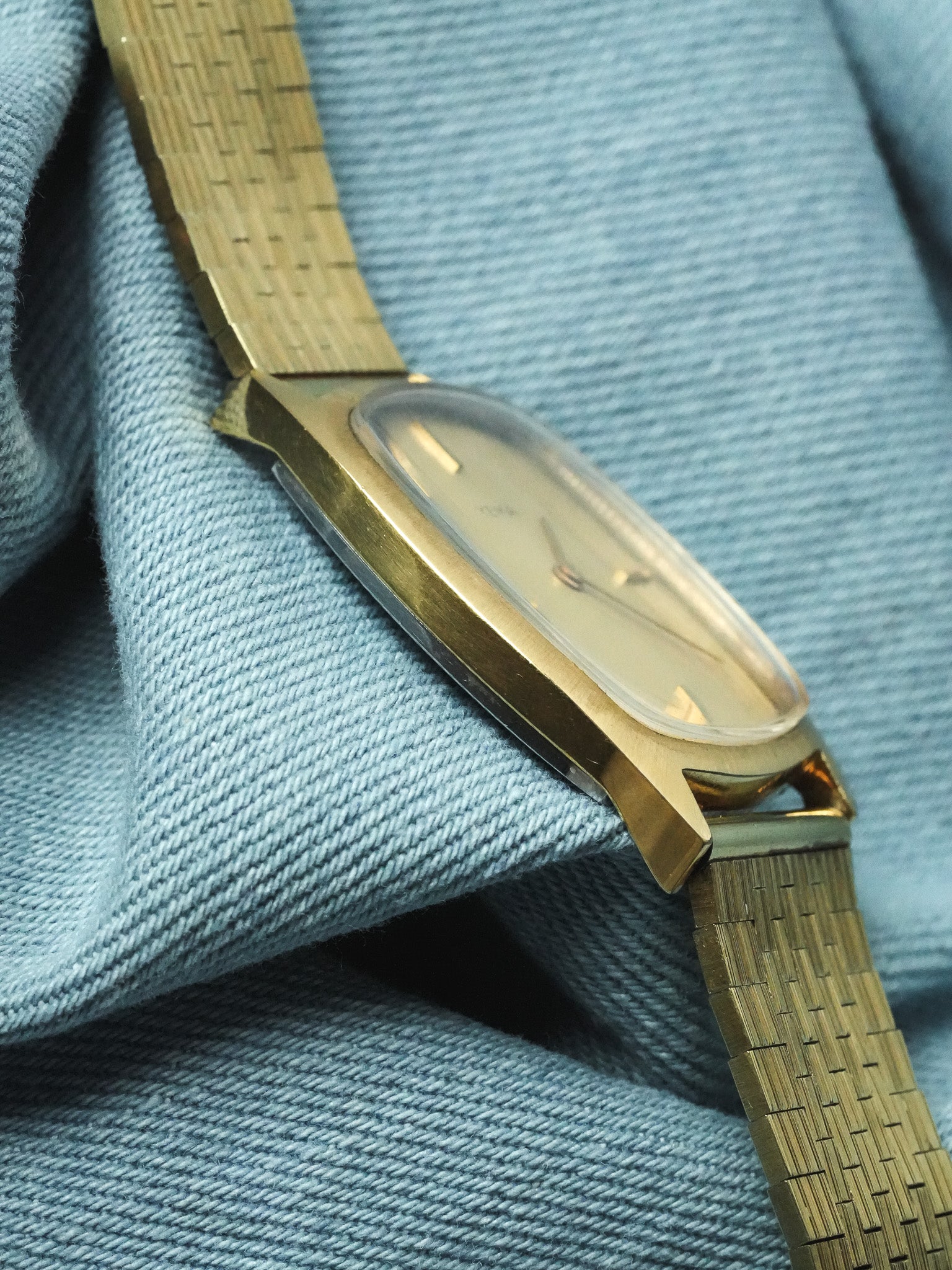 Yema - Tonneau Large Or Minimaliste - 1970s - Atelier Victor - Vintage Watch Shop