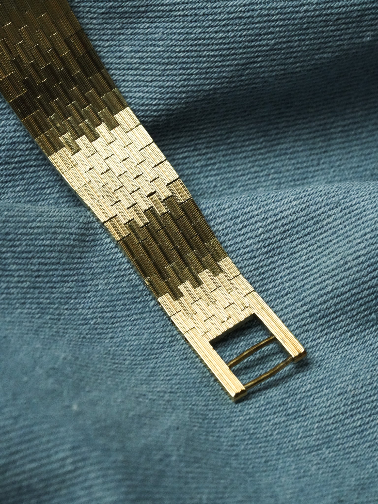 Yema - Tonneau Large Or Minimaliste - 1970s - Atelier Victor - Vintage Watch Shop