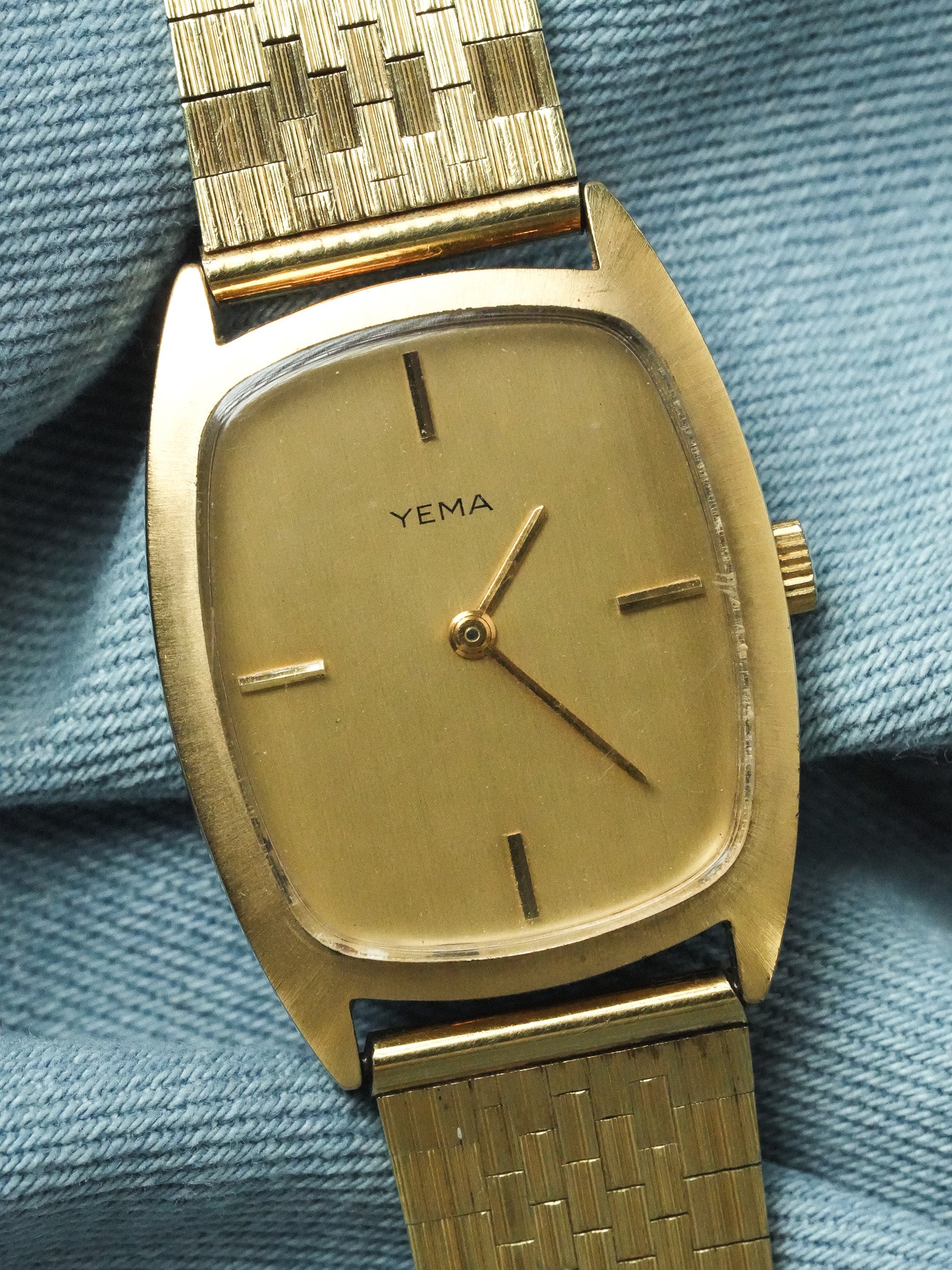 Yema - Tonneau Large Or Minimaliste - 1970s - Atelier Victor - Vintage Watch Shop
