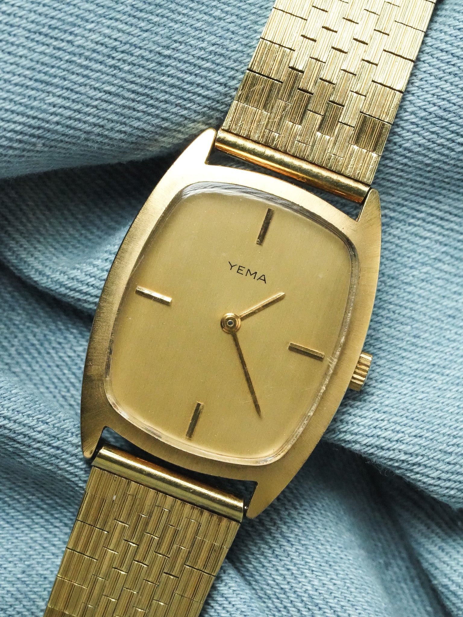 Yema - Tonneau Large Or Minimaliste - 1970s - Atelier Victor - Vintage Watch Shop
