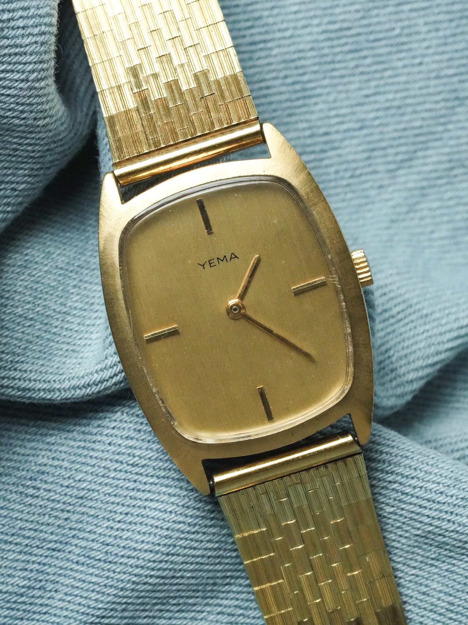 Yema - Tonneau Large Or Minimaliste - 1970s - Atelier Victor - Vintage Watch Shop
