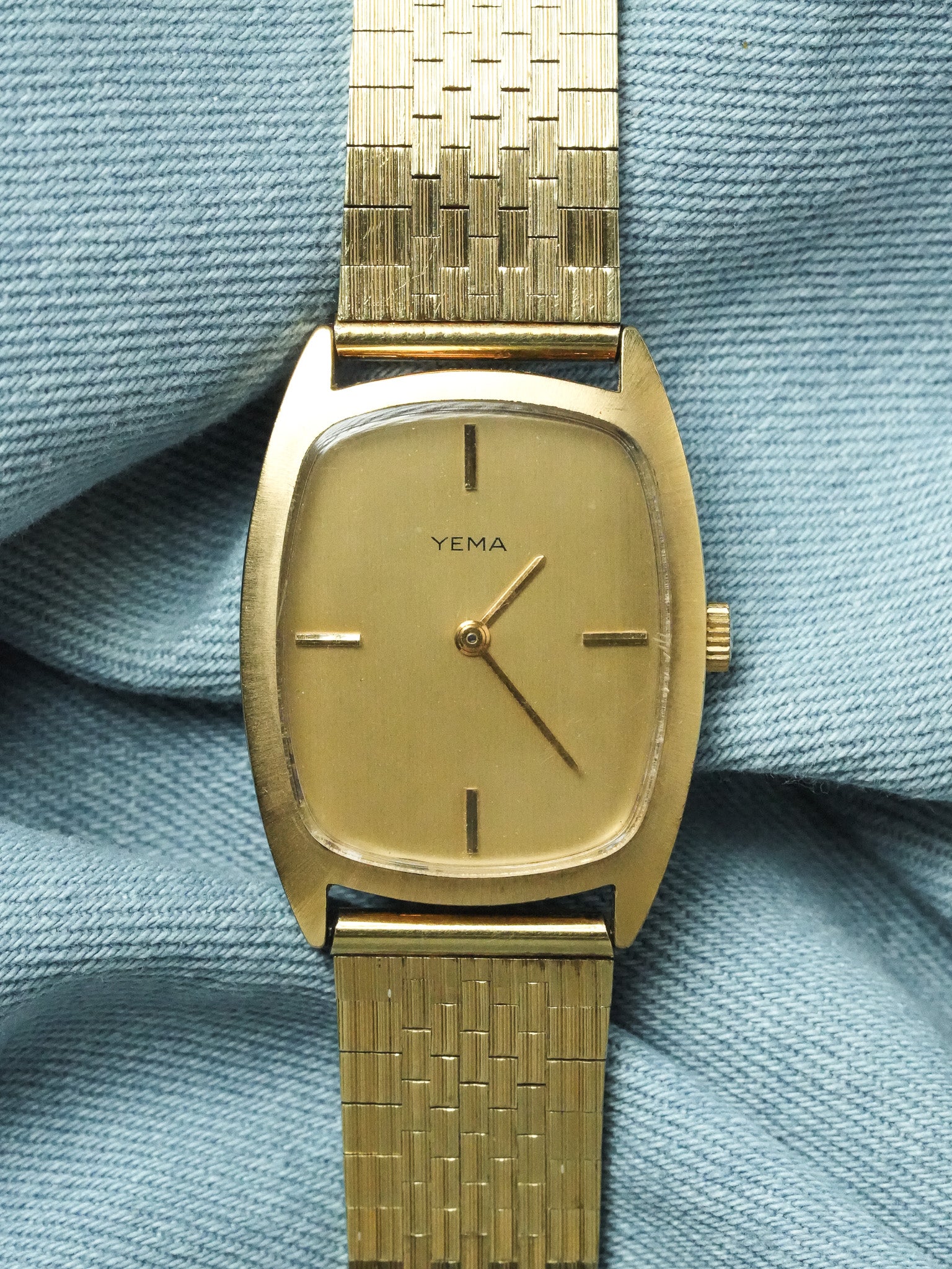 Yema - Tonneau Large Or Minimaliste - 1970s - Atelier Victor - Vintage Watch Shop