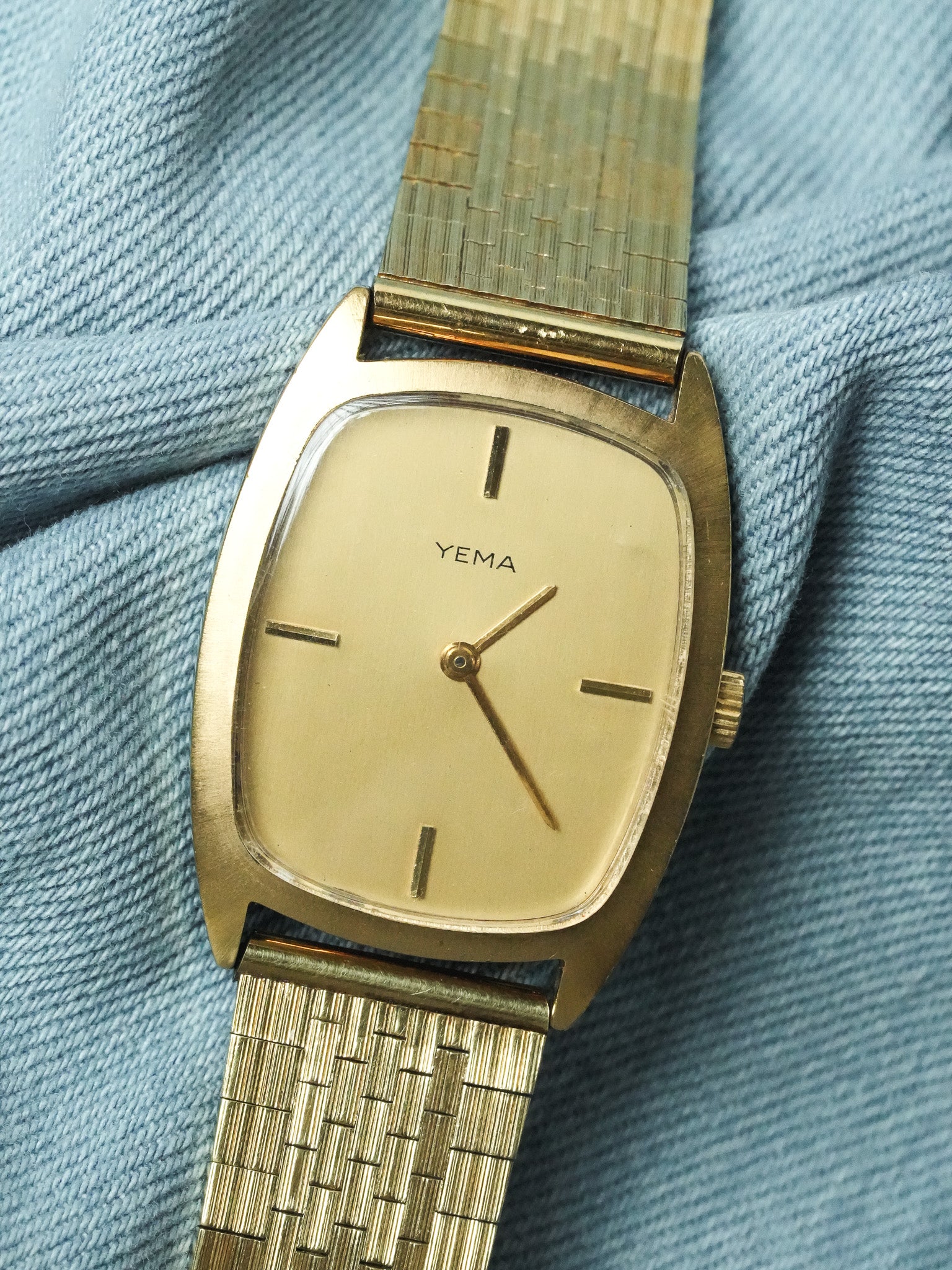 Yema - Tonneau Large Or Minimaliste - 1970s - Atelier Victor - Vintage Watch Shop