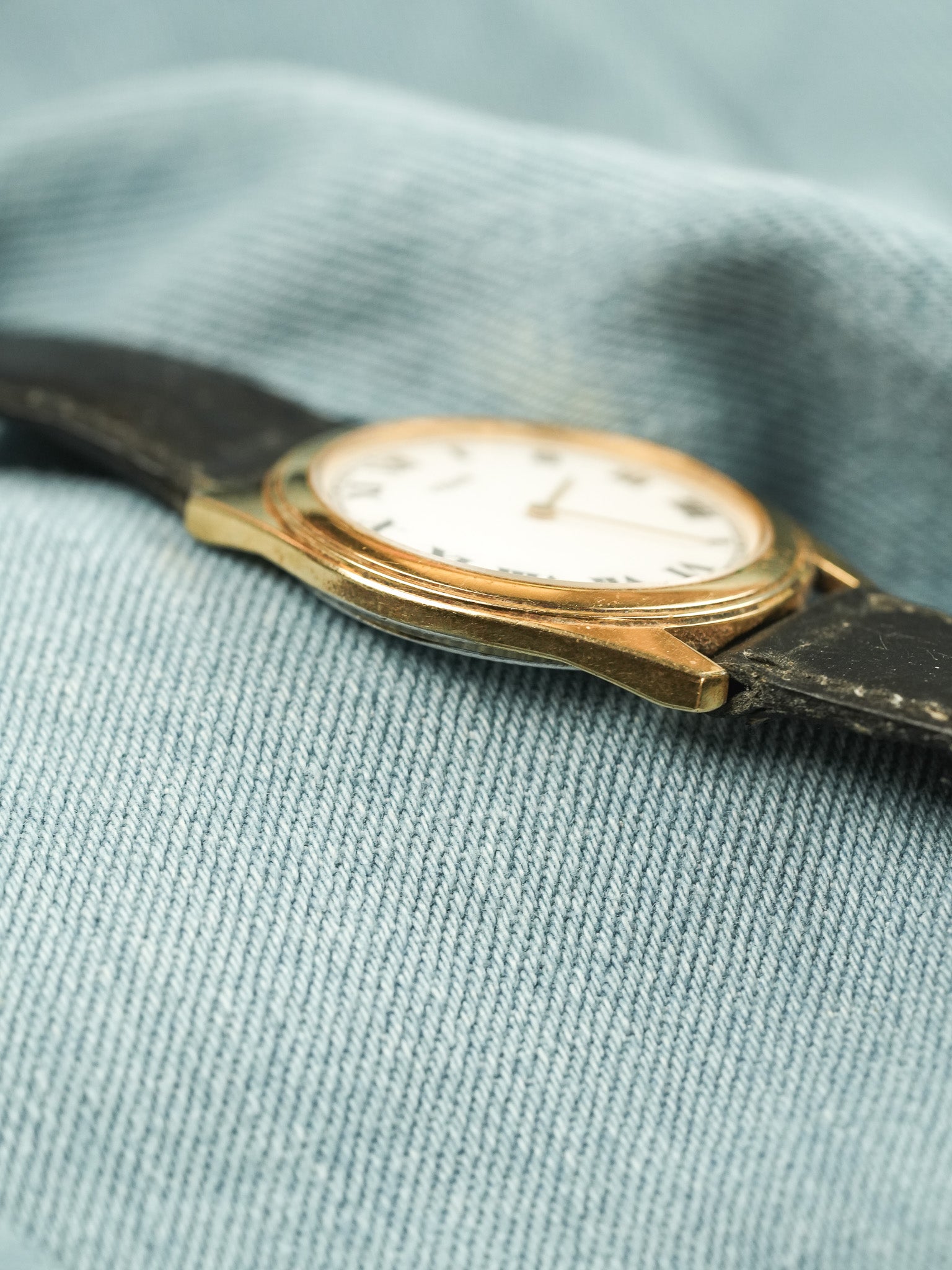 Yema - Tonneau Or Cadran Blanc Romain - 1990s - Atelier Victor - Vintage Shop