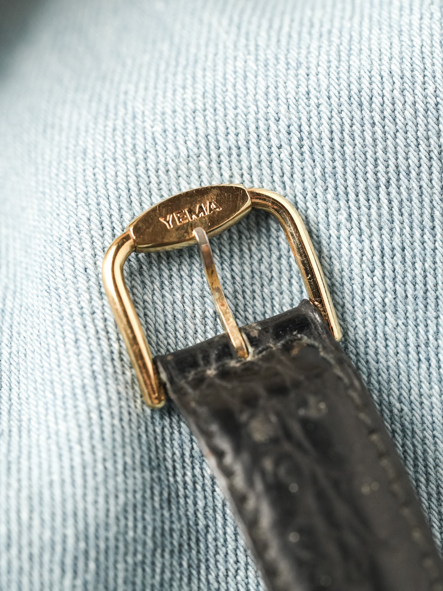 Yema - Tonneau Or Cadran Blanc Romain - 1990s - Atelier Victor - Vintage Shop