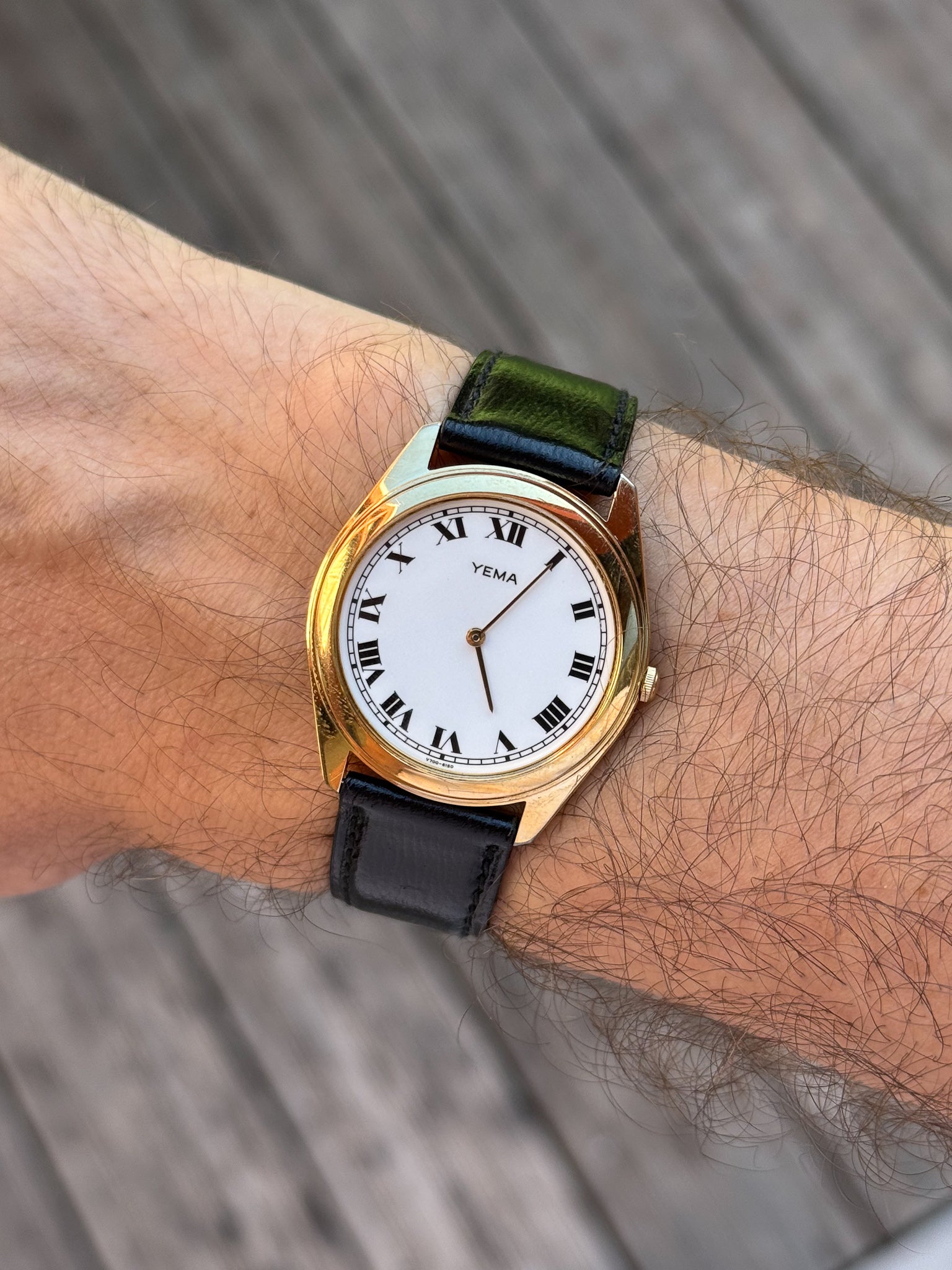 Yema - Tonneau Or Cadran Blanc Romain - 1990s - Atelier Victor - Vintage Shop