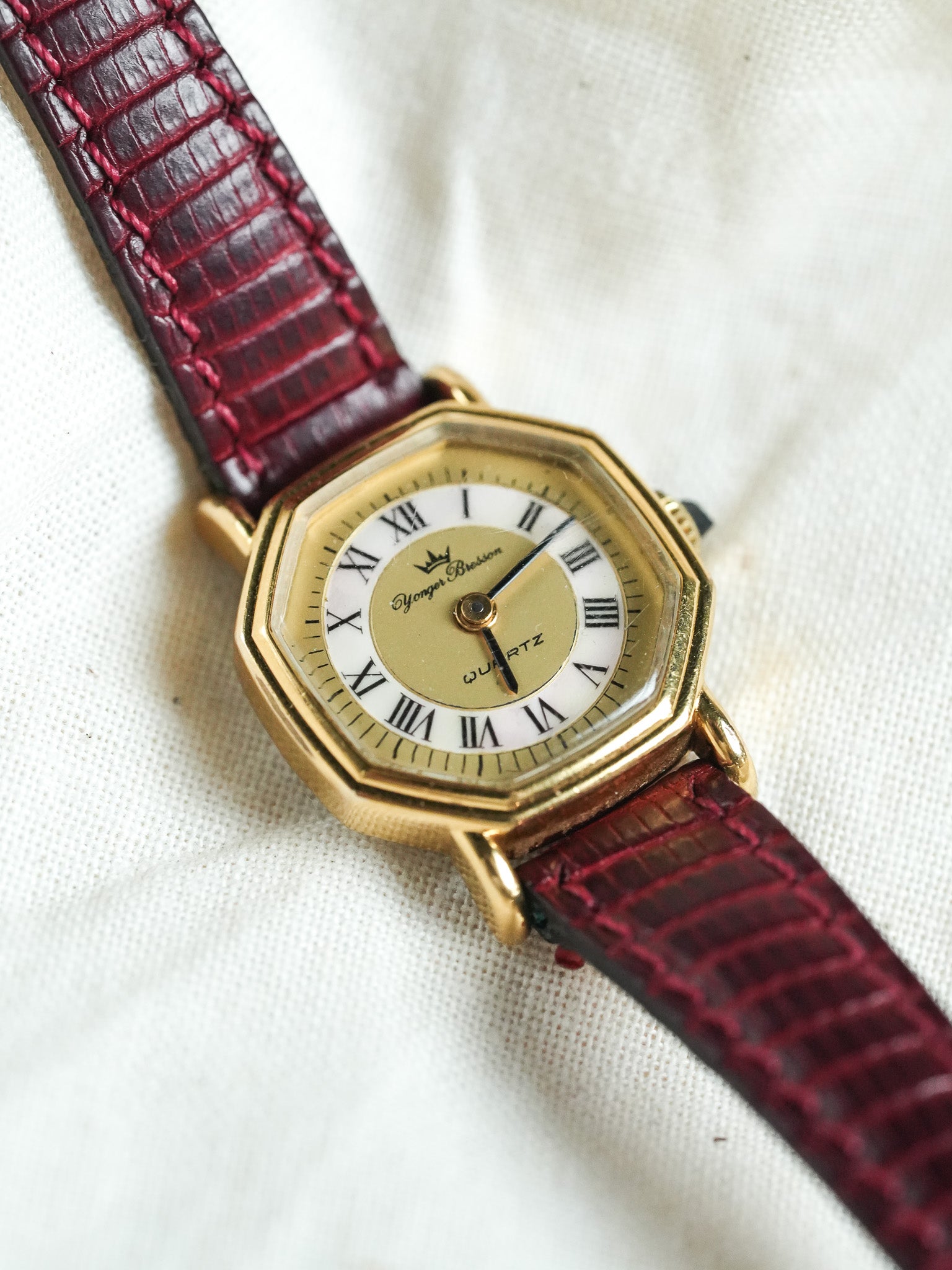 Yonger & Besson - Cadran Nacré plaqué or Femme - 1990s - Atelier Victor - Vintage Shop