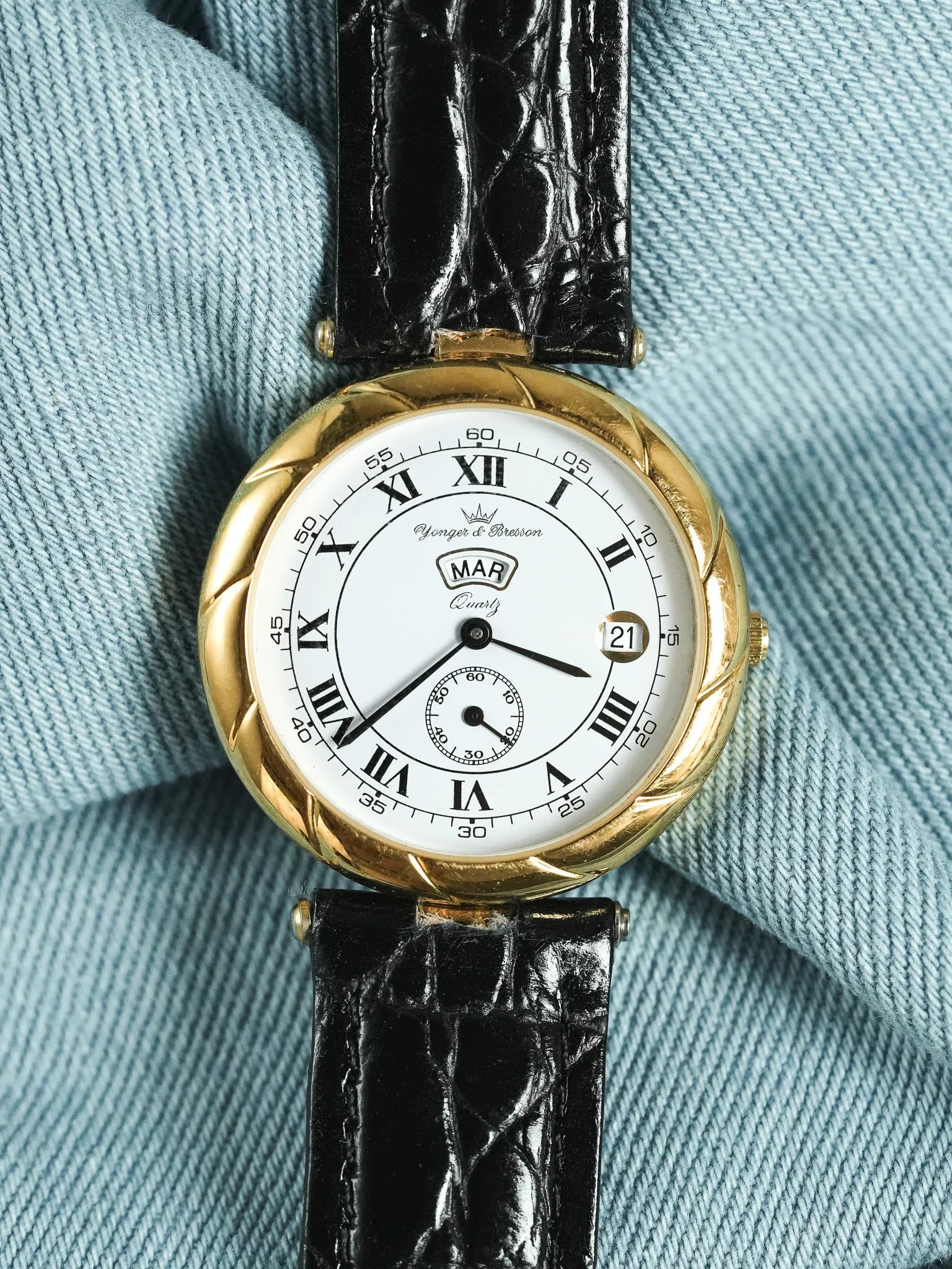 Yonger Bresson - Boitier Or Sculpté Cornes centrales Date Jour - 1990s - Atelier Victor