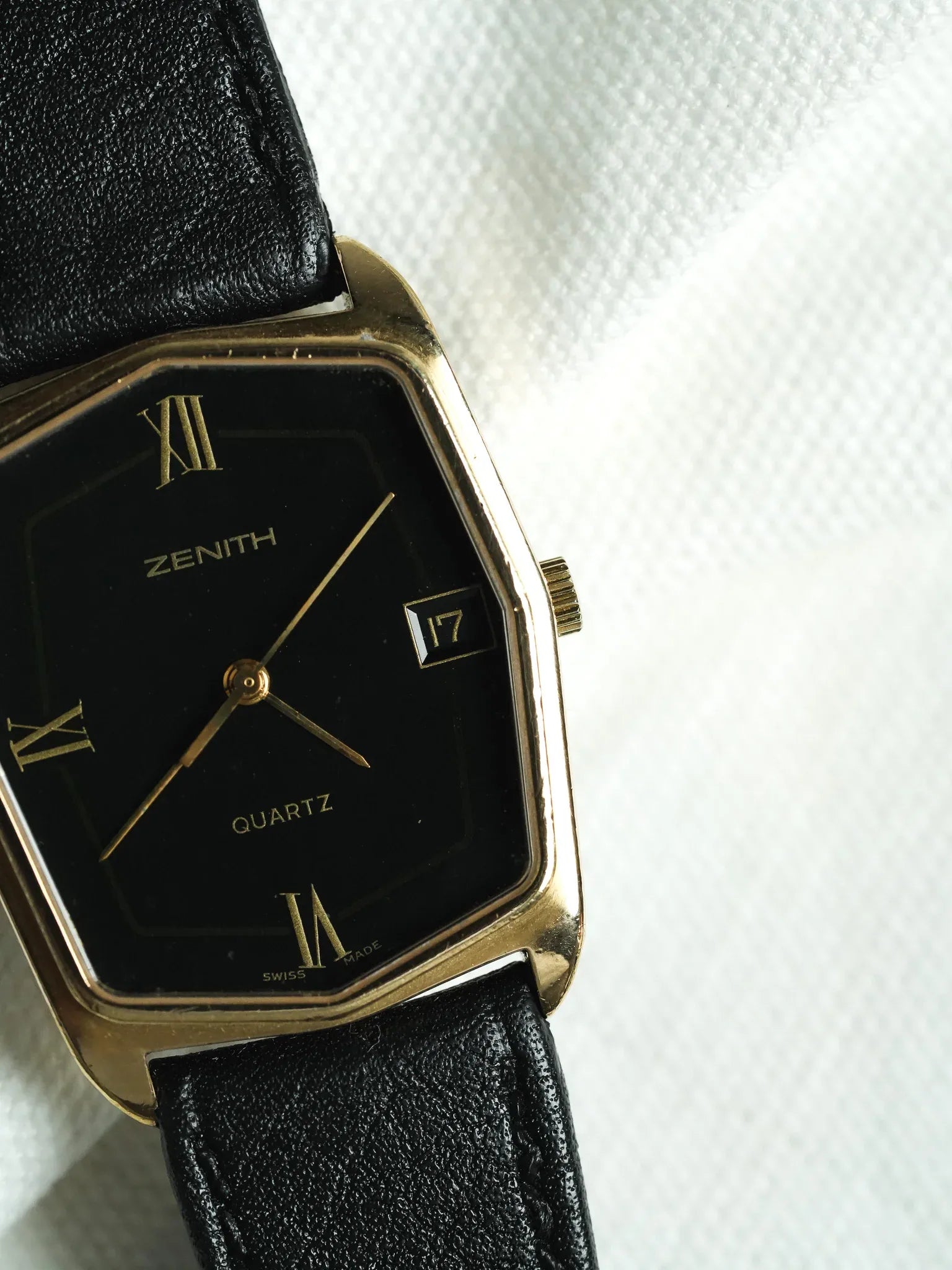Zenith - Tank Noir Plaqué Or date - 1990s - Atelier Victor