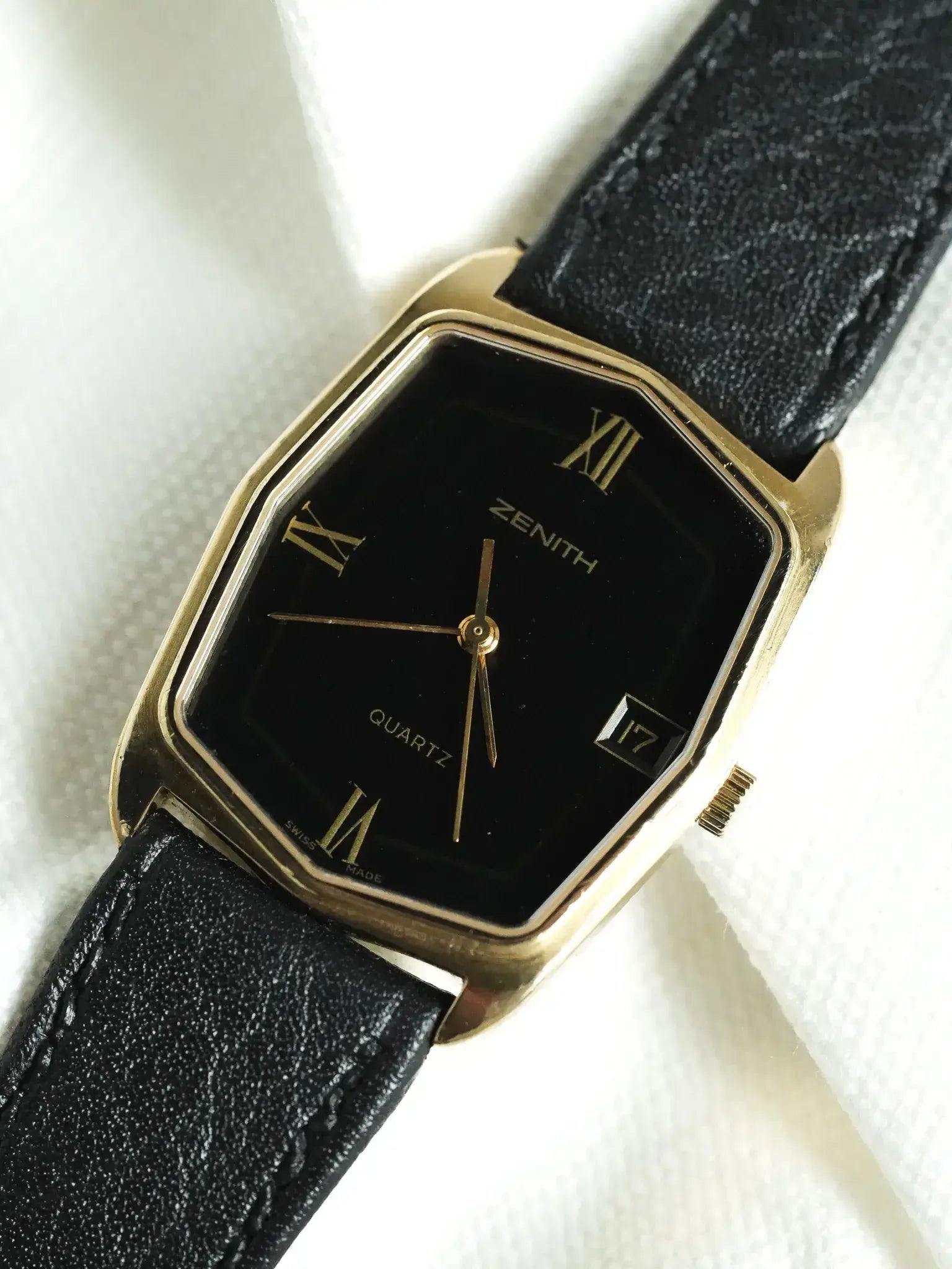 Zenith - Tank Noir Plaqué Or date - 1990s - Atelier Victor