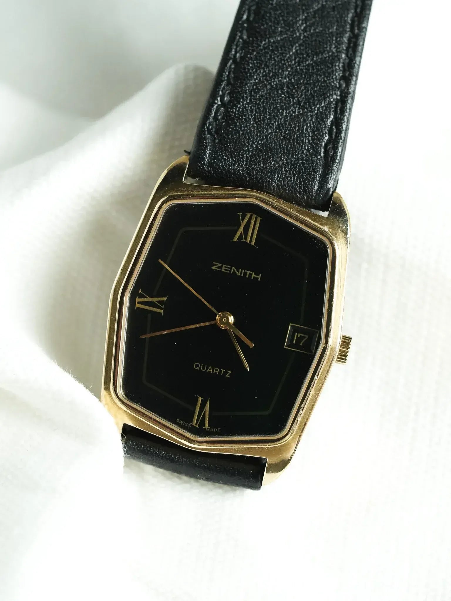 Zenith - Tank Noir Plaqué Or date - 1990s - Atelier Victor