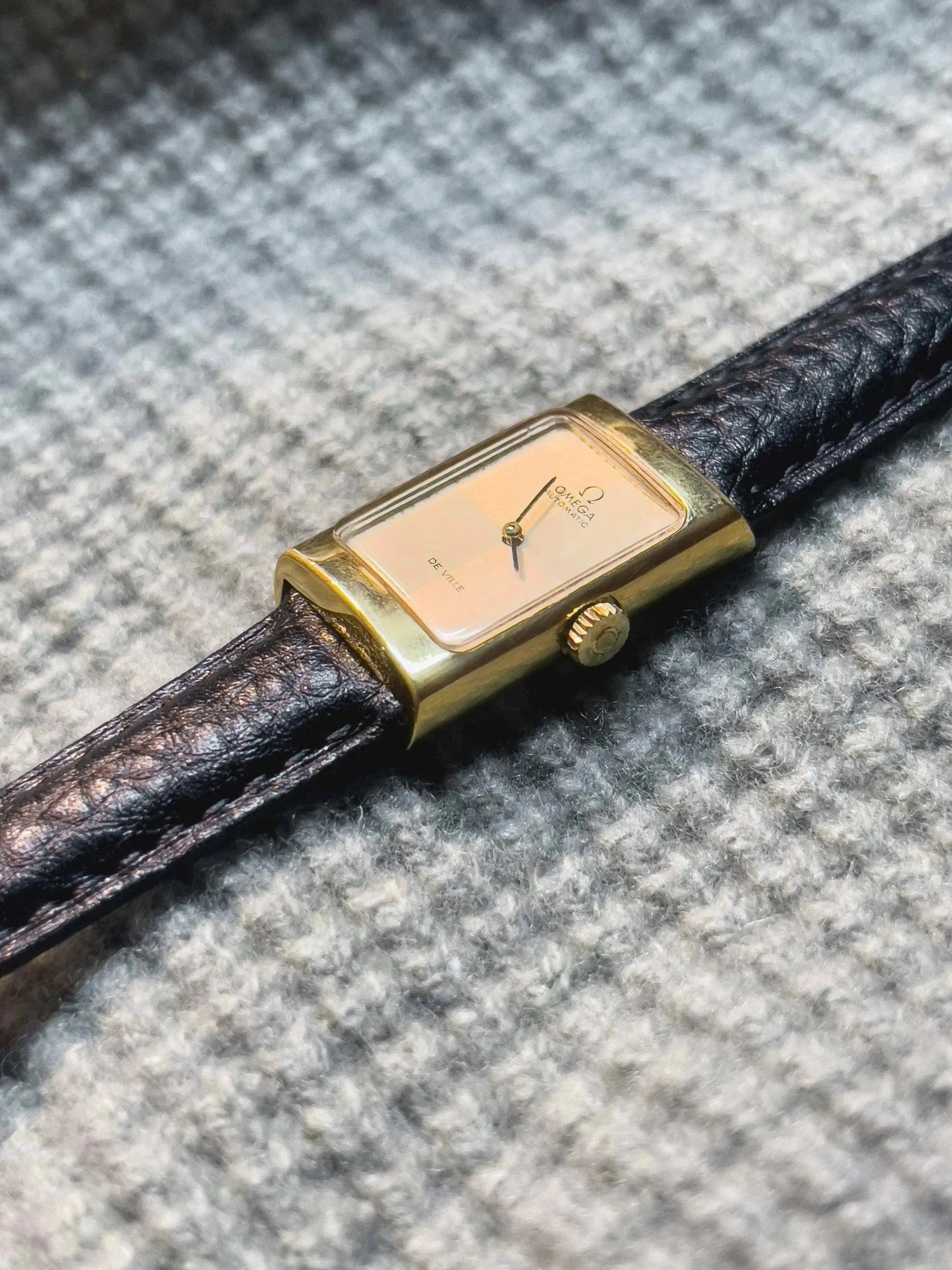 Omega - Bicolore Dial - 1970s - Atelier Victor - Vintage Shop