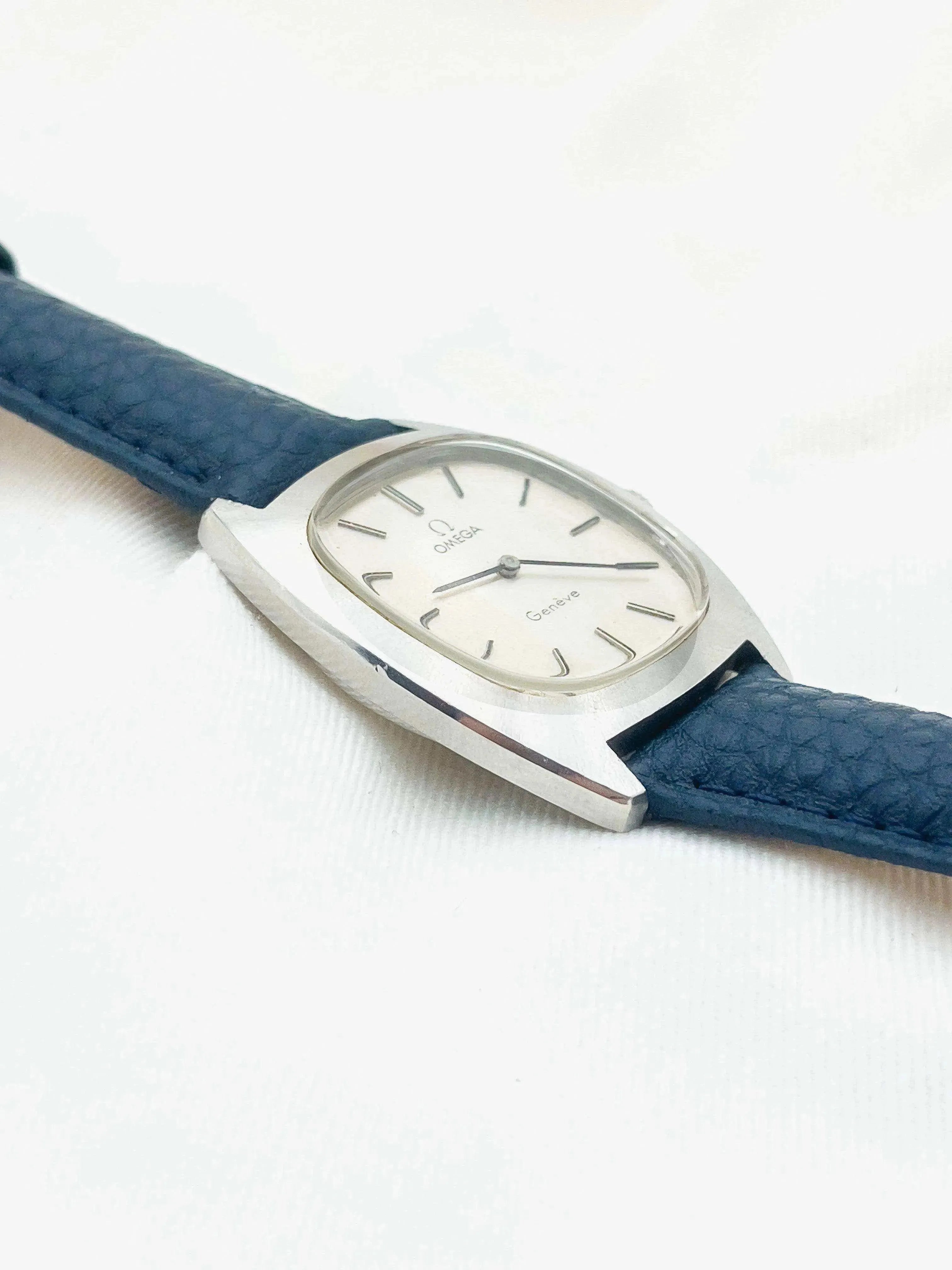 Omega - Genève Ovale - 1974 - Atelier Victor Paris - Vintage Watch Shop Dubai