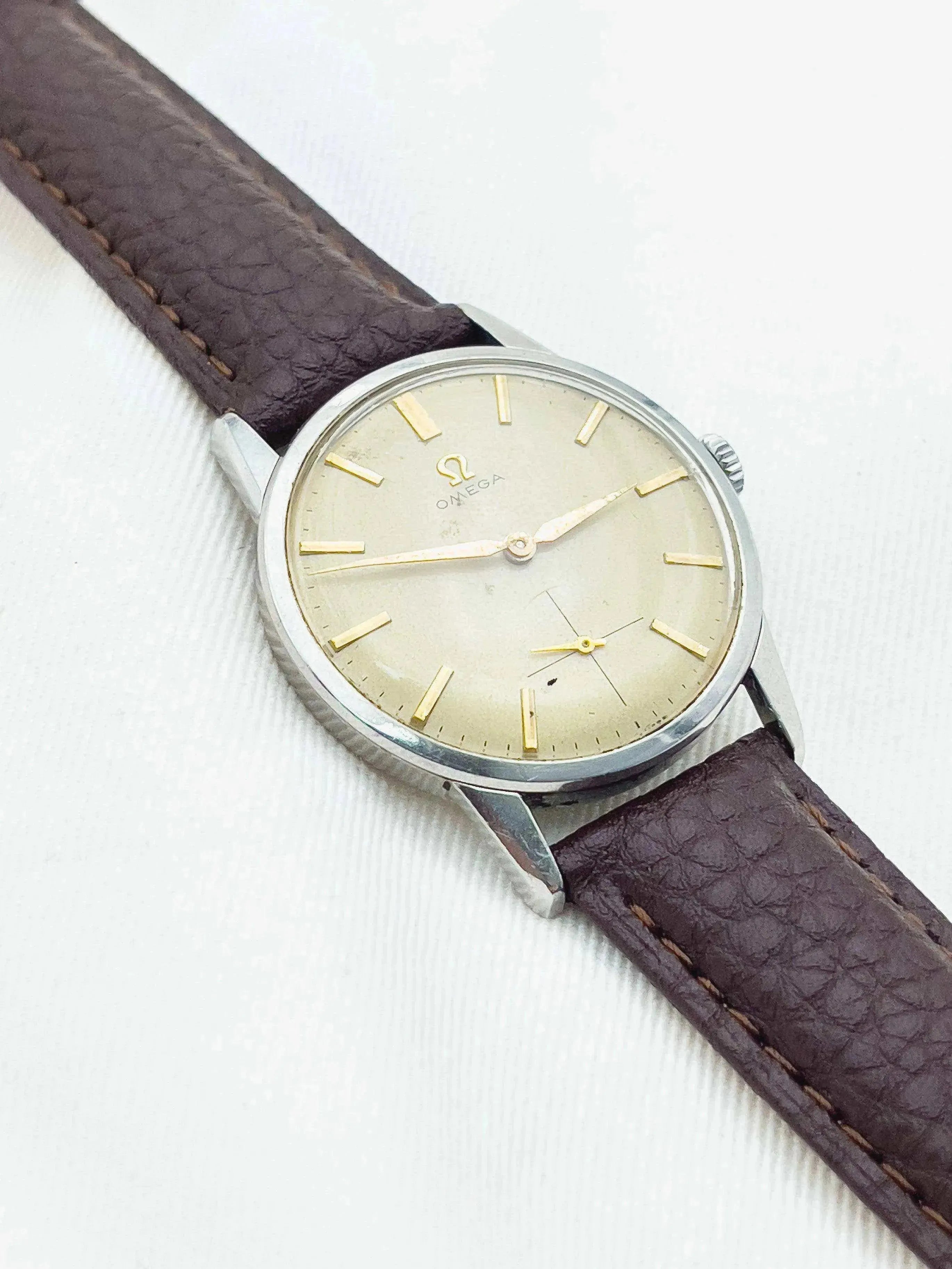Omega - Honeycomb Dial - 1960 - Atelier Victor Paris - Vintage Watch Shop Dubai