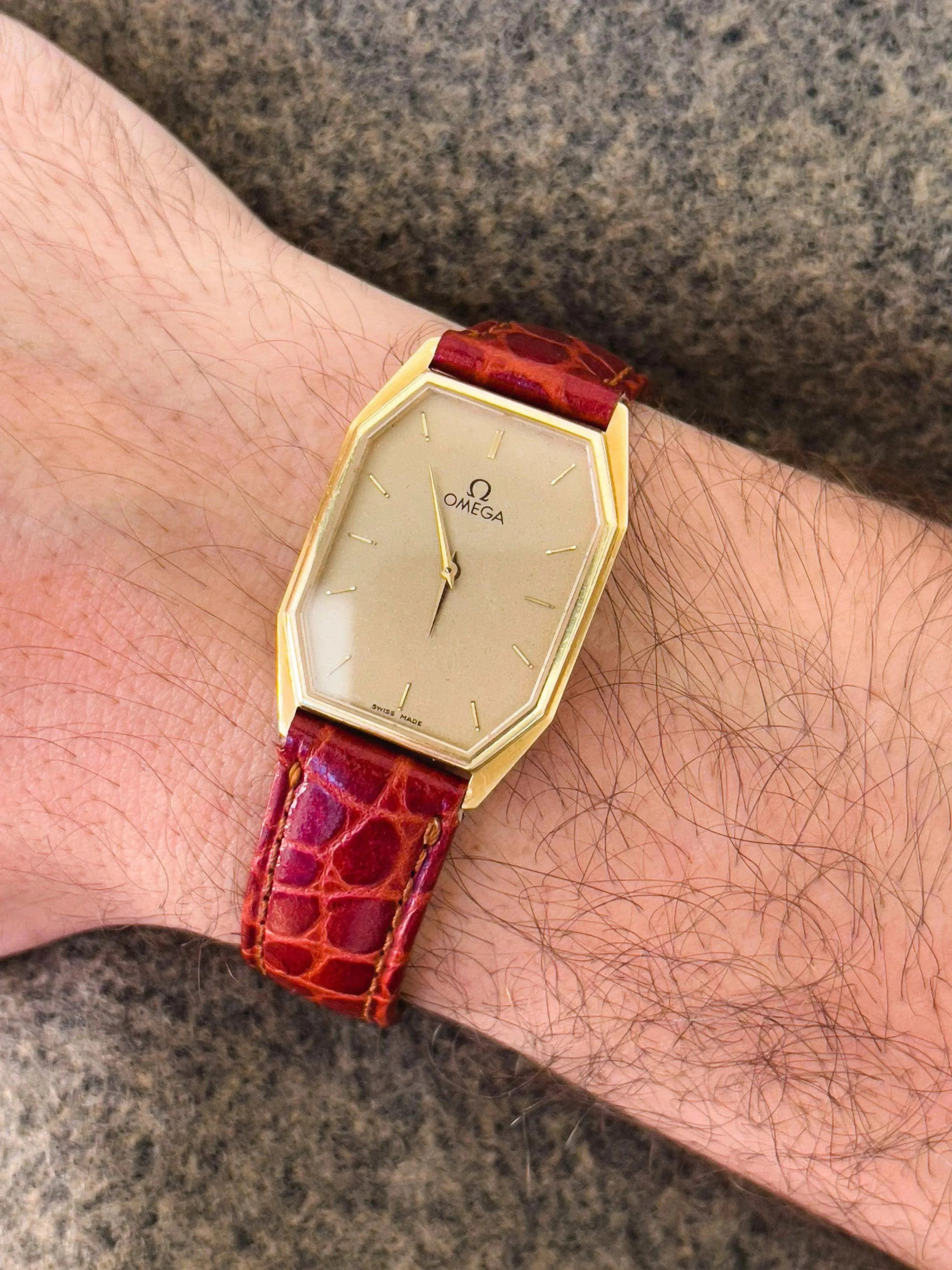 Omega - Octogone Or 18k - 1970s - Atelier Victor - Vintage Shop