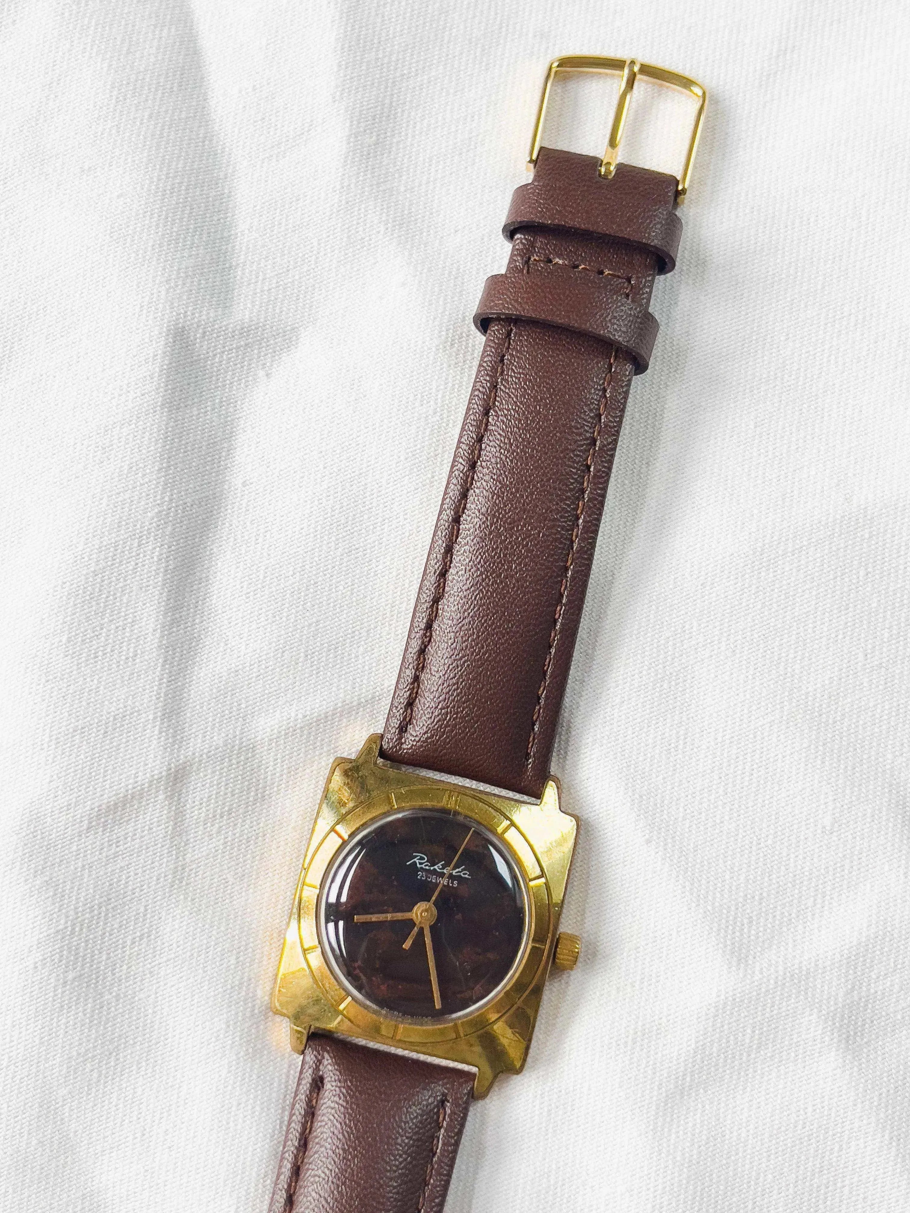 Raketa - Gold Square - 1970 - Atelier Victor Paris - Vintage Watch Shop Dubai
