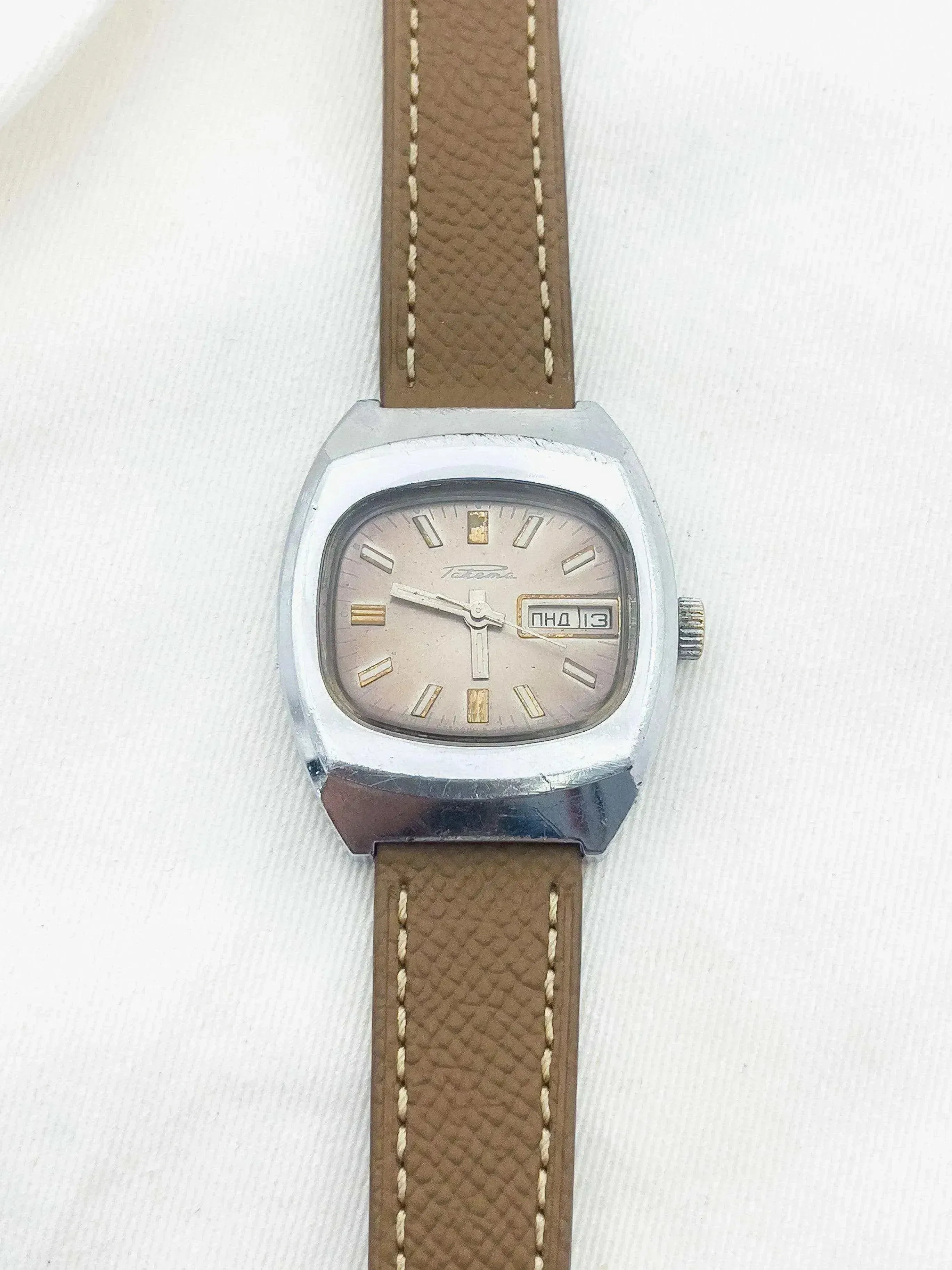 Raketa - Moka TV daydate - 1970s - Atelier Victor