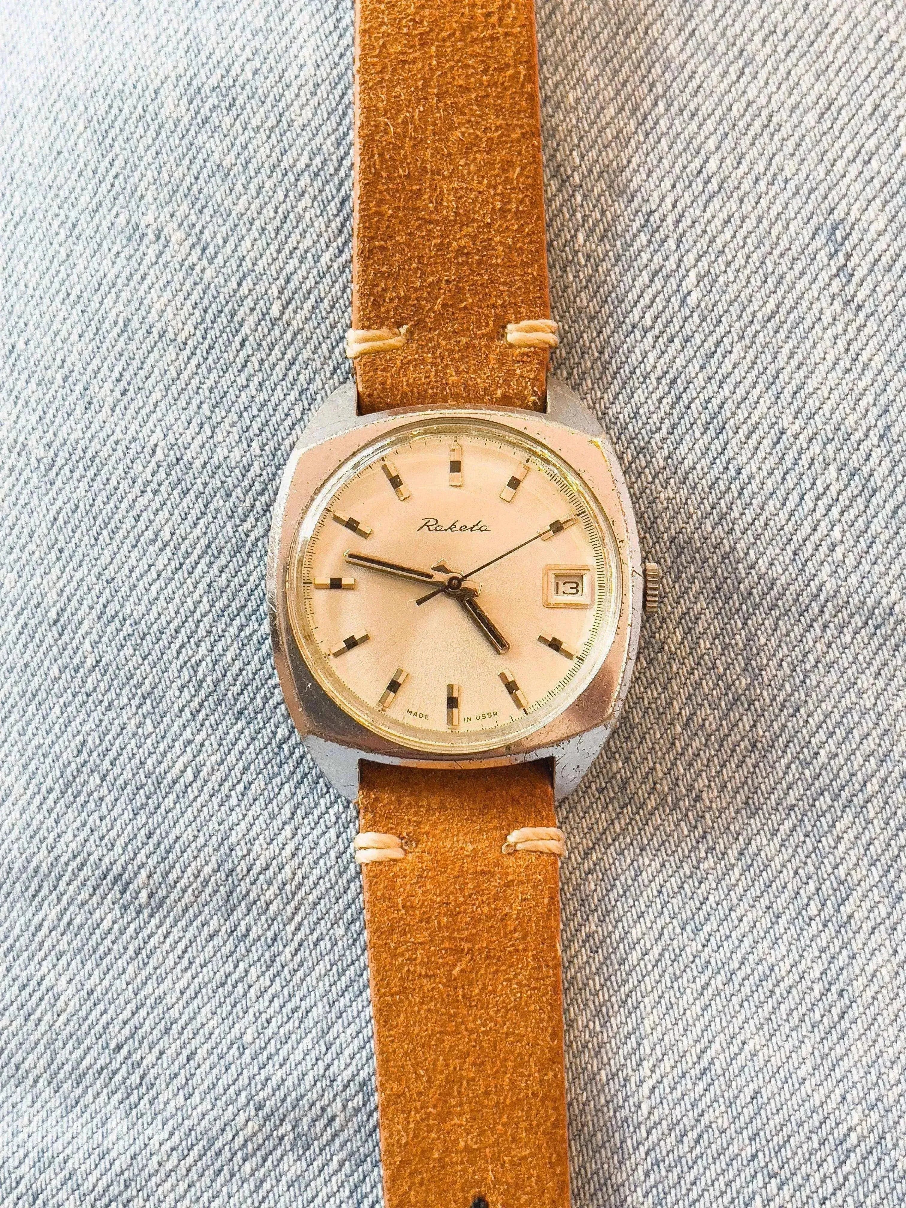 Raketa - Square Date - 1980s - Atelier Victor