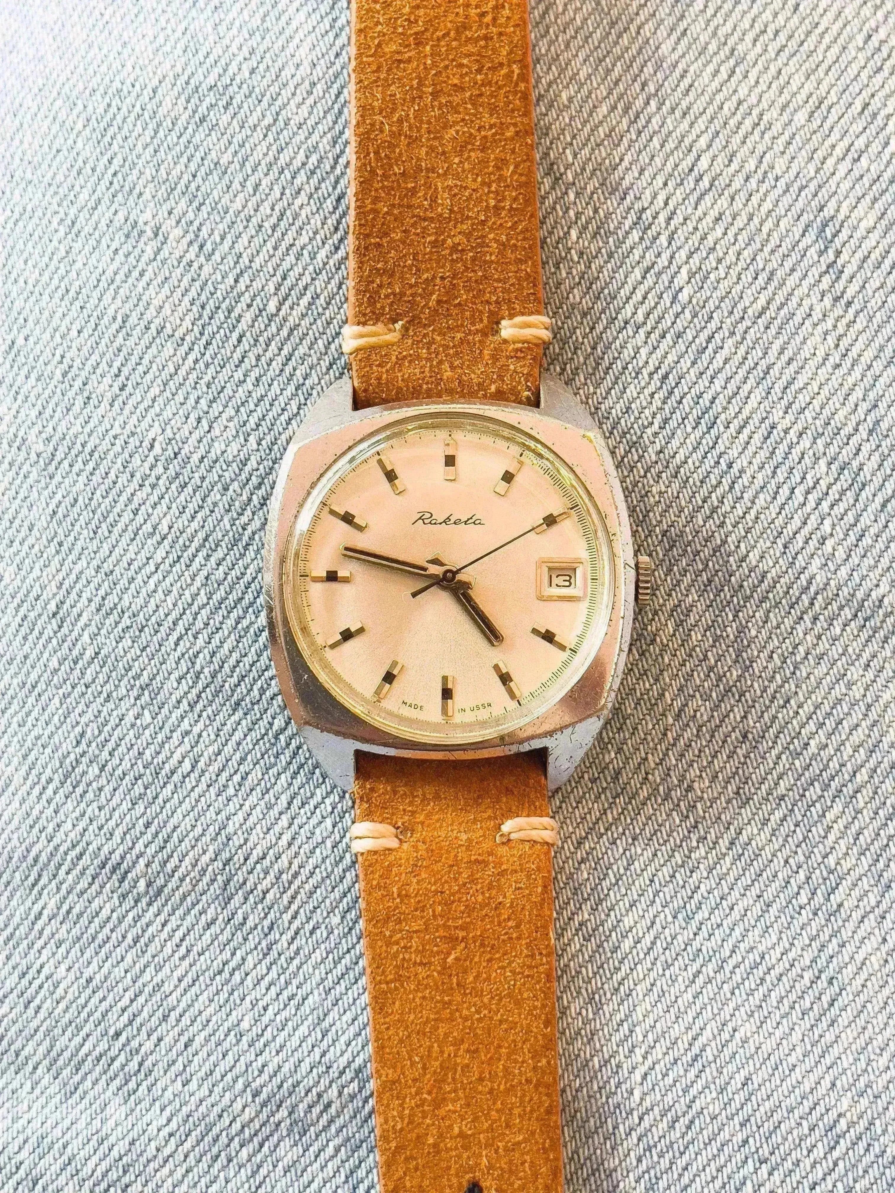 Raketa - Square Date - 1980s - Atelier Victor