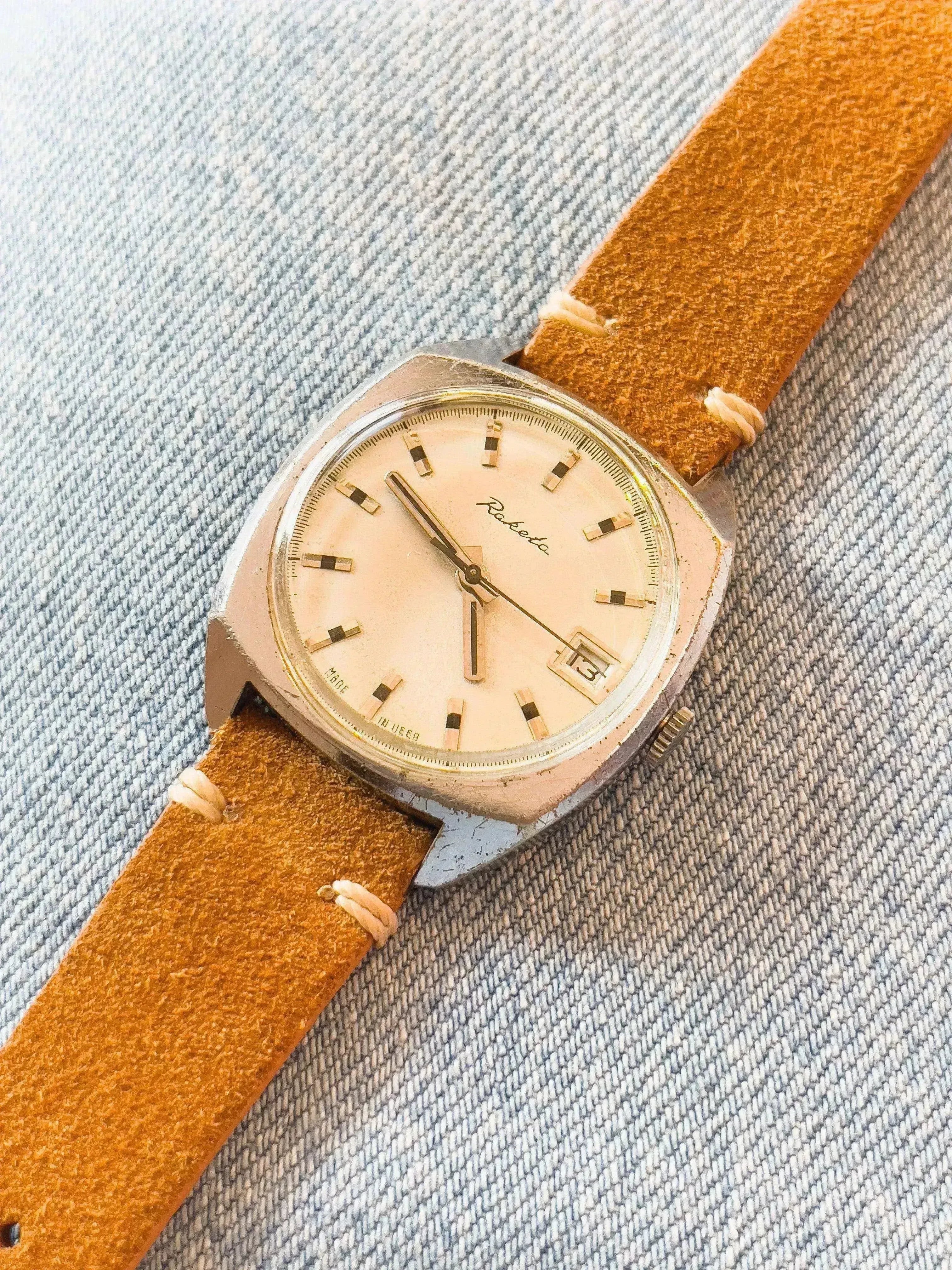 Raketa - Square Date - 1980s - Atelier Victor