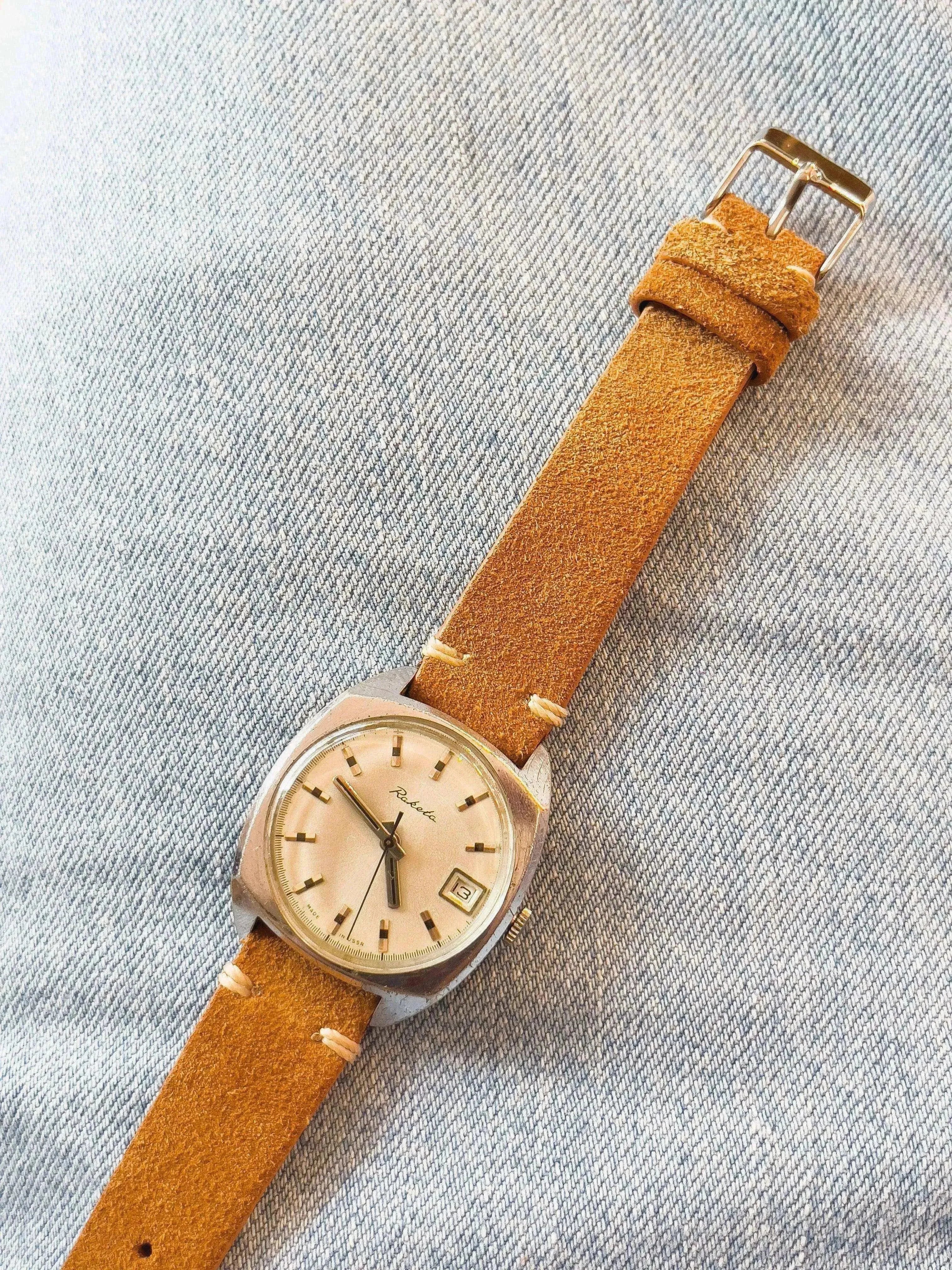 Raketa - Square Date - 1980s - Atelier Victor