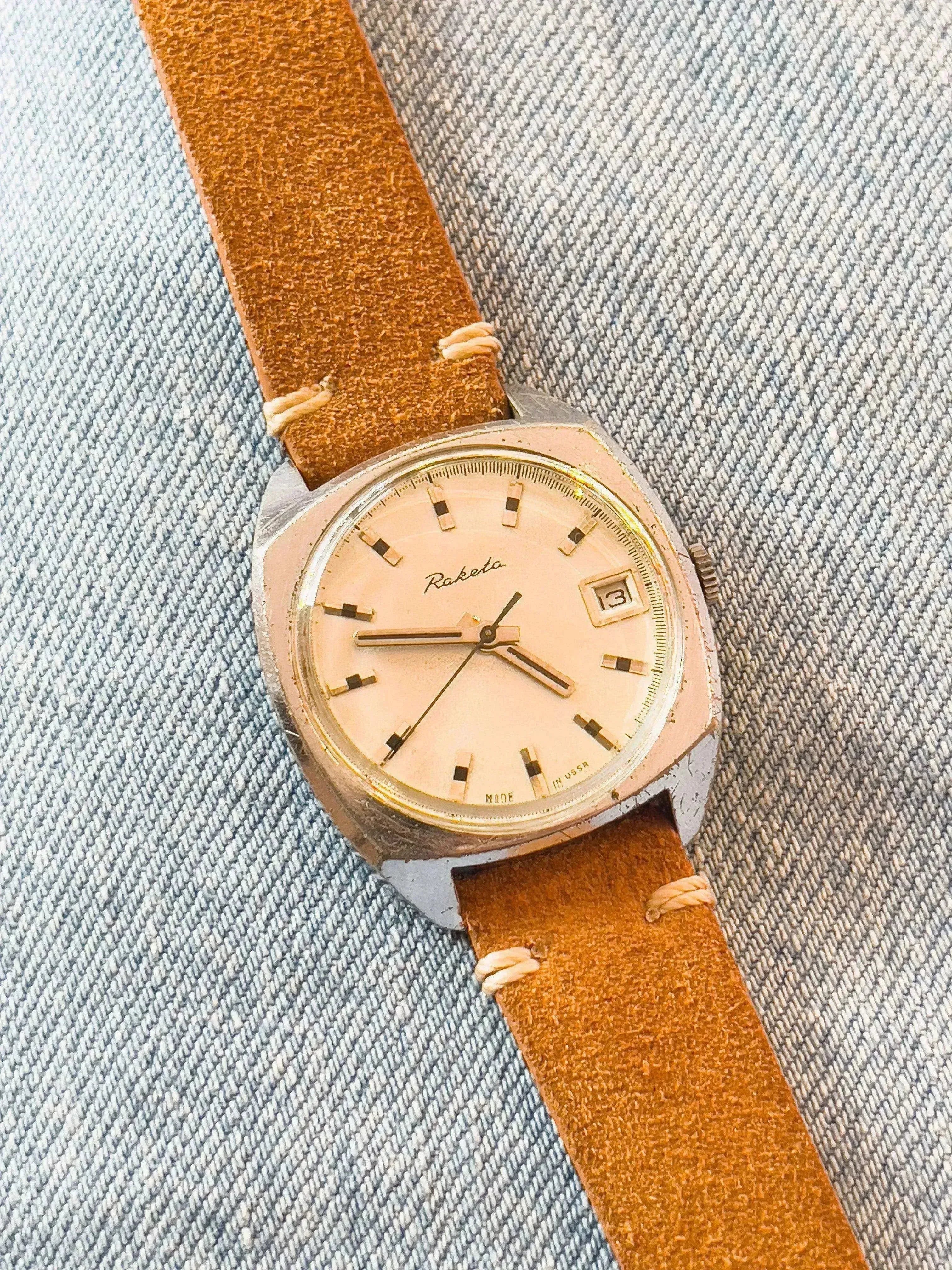 Raketa - Square Date - 1980s - Atelier Victor