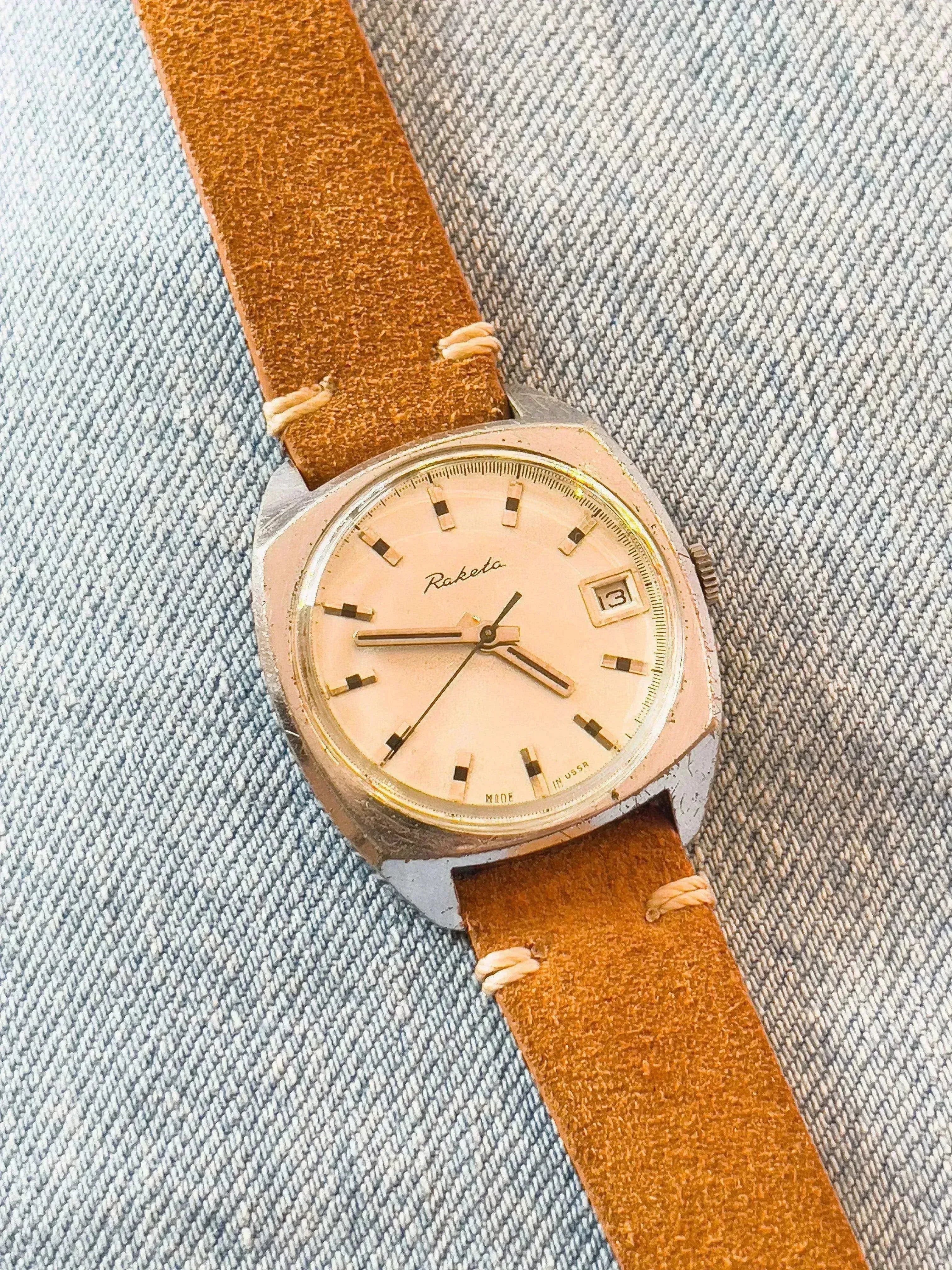 Raketa - Square Date - 1980s - Atelier Victor