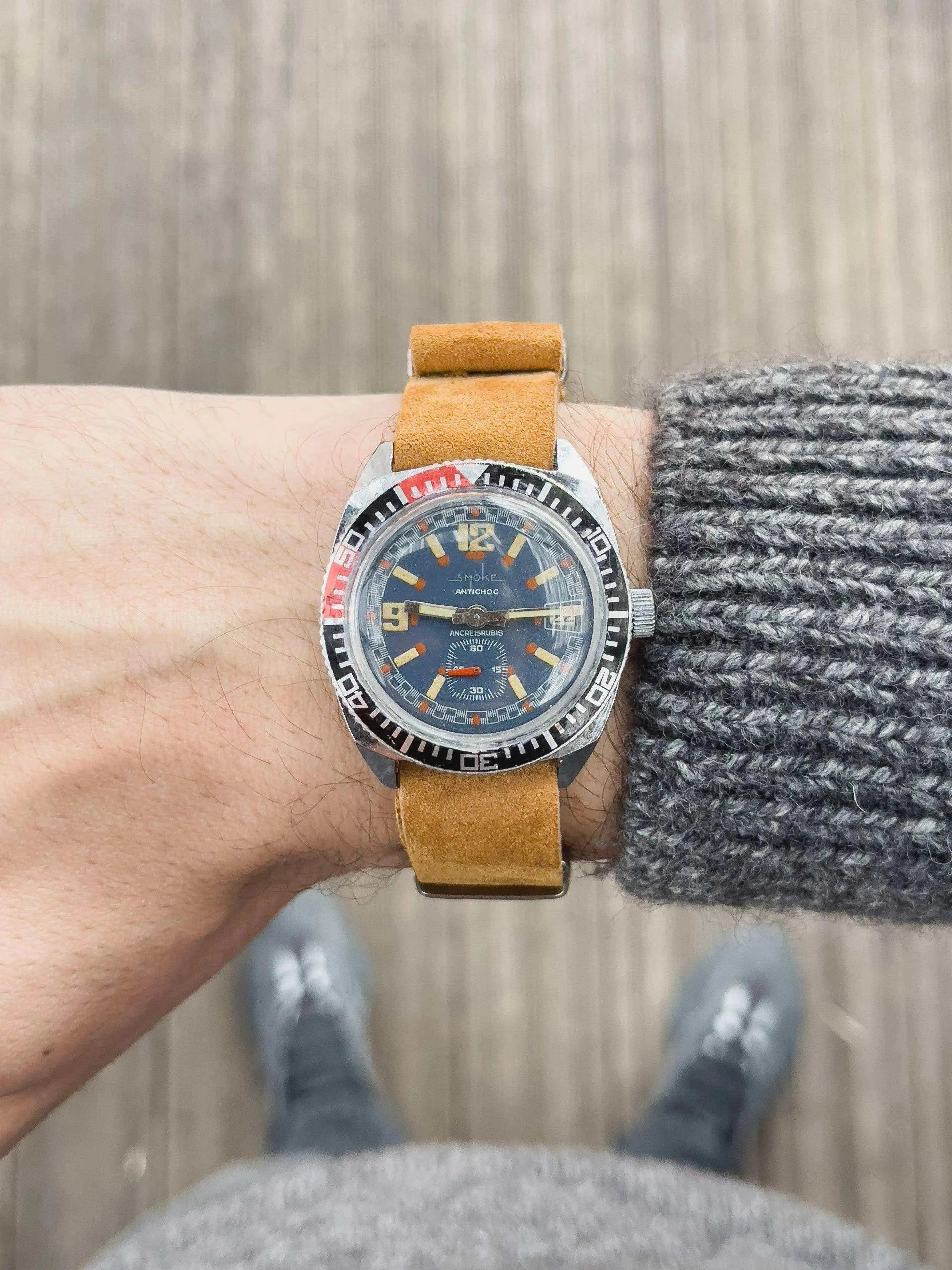 Smoke - Plongeuse Blue Dial - 1960/70s - Atelier Victor Paris - Vintage Watch Shop Dubai