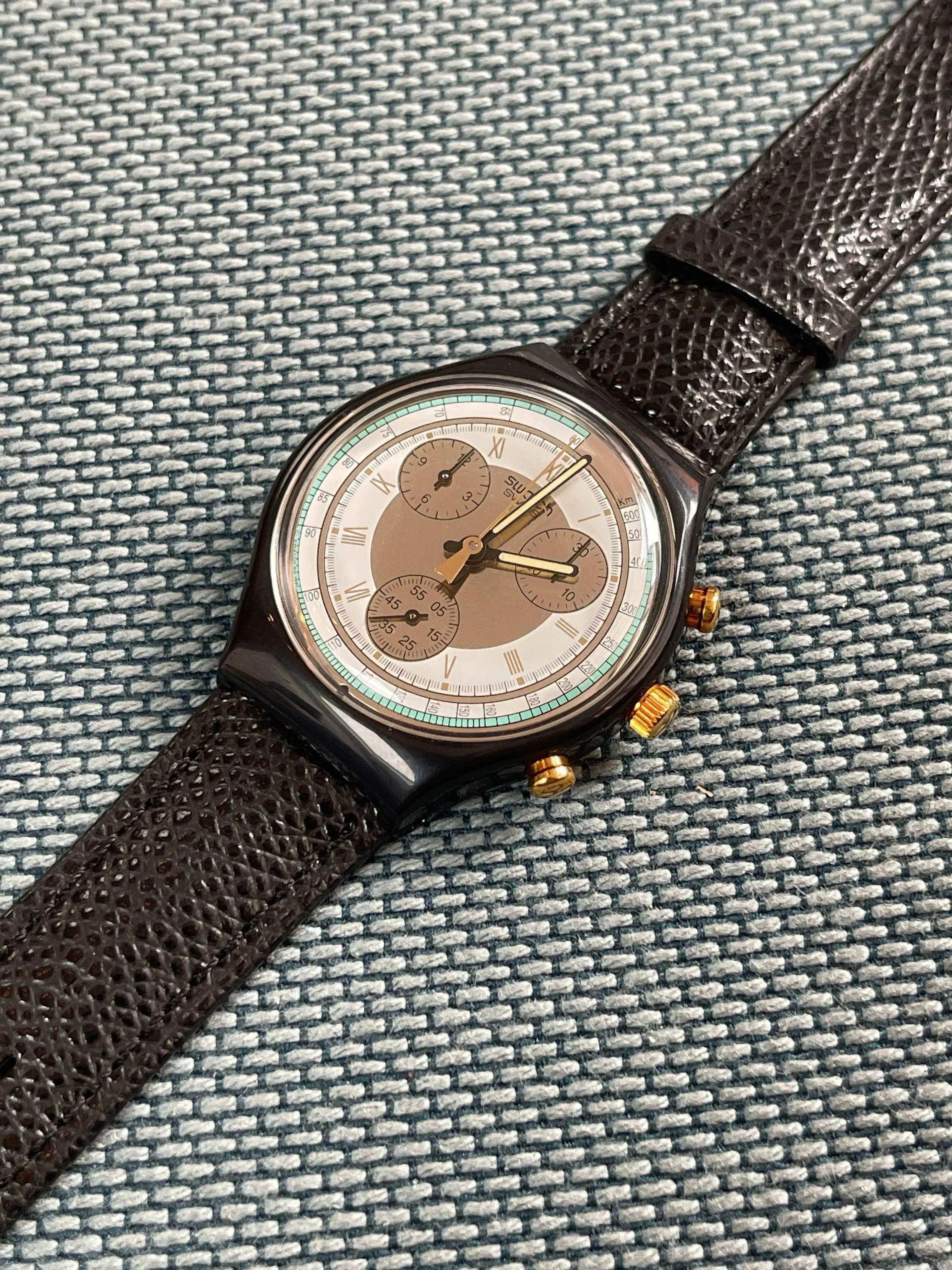 Swatch - Colassal - 1990s - Atelier Victor - Vintage Shop