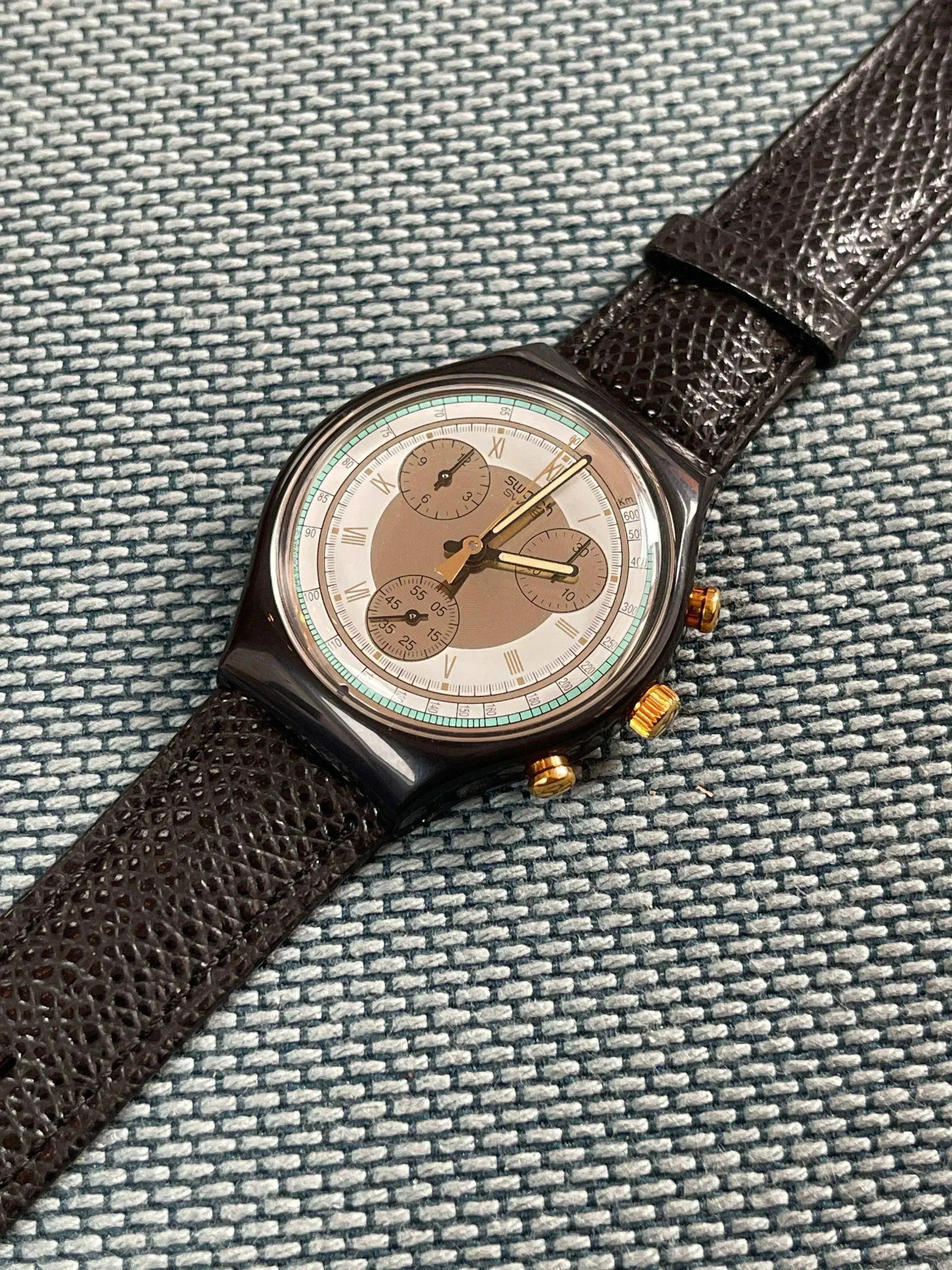 Swatch - Colassal - 1990s - Atelier Victor - Vintage Shop