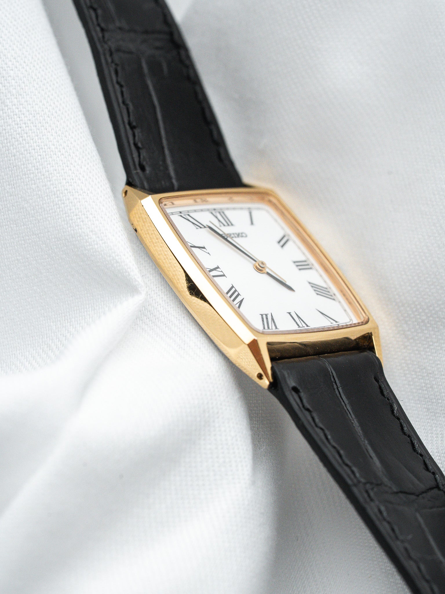 Seiko 5P31-5E10 Tonneau Plaqué Or — Cadran Blanc Romain (1990)