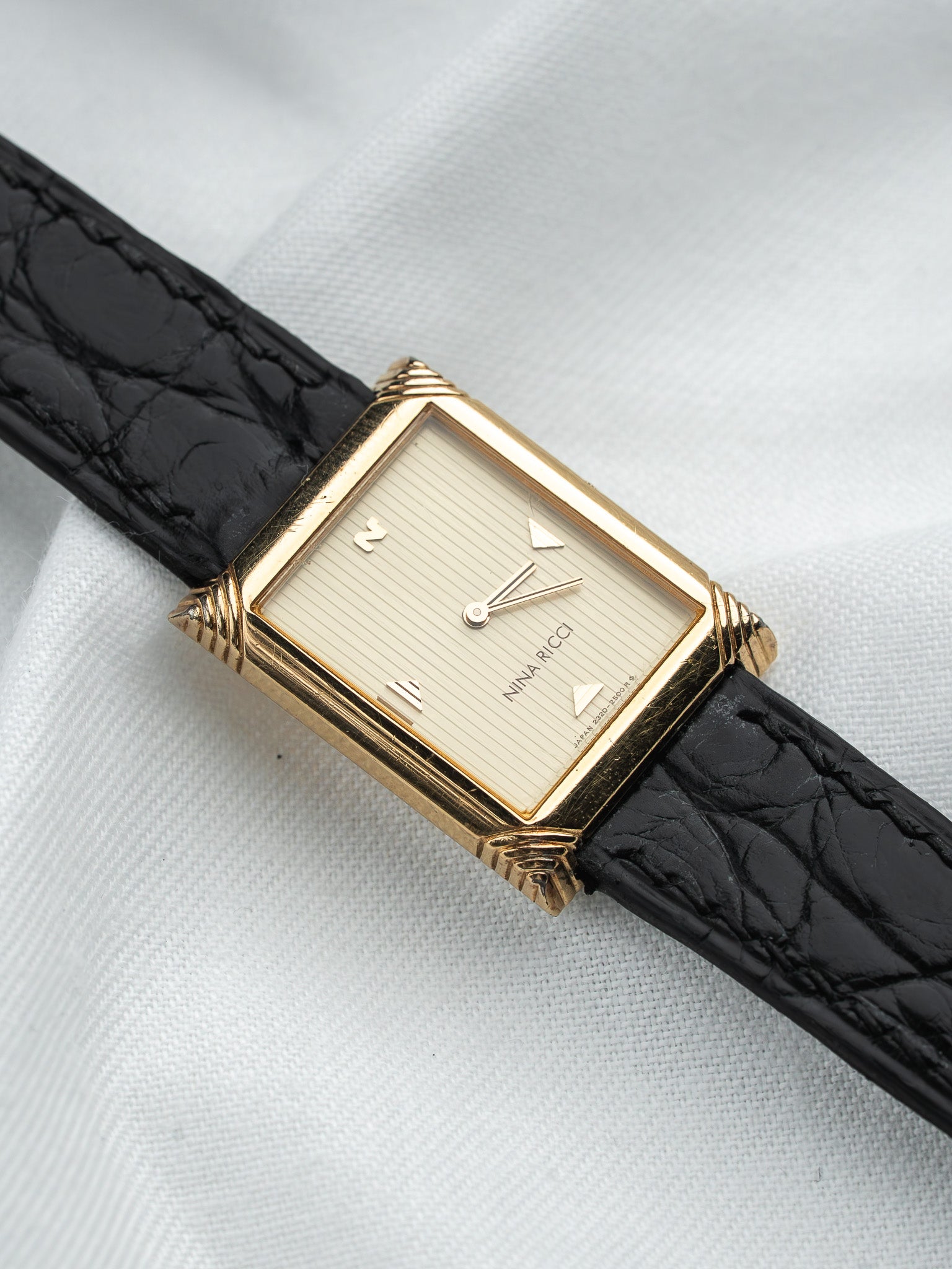 Nina Ricci Tank Watch 2320-6240 Gold-Plated — Striated Golden Dial (1991) 