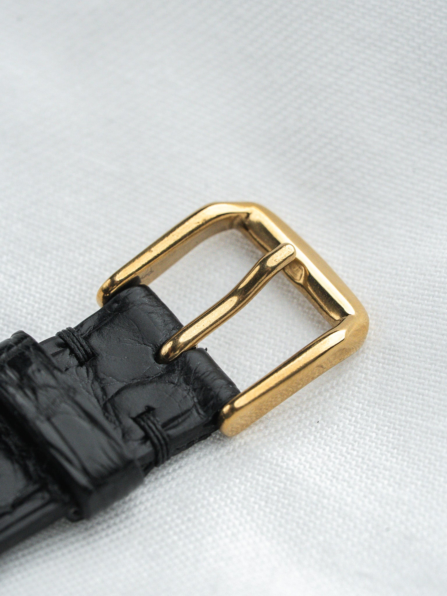 Nina Ricci Tank Watch 2320-6240 Gold-Plated — Striated Golden Dial (1991) 