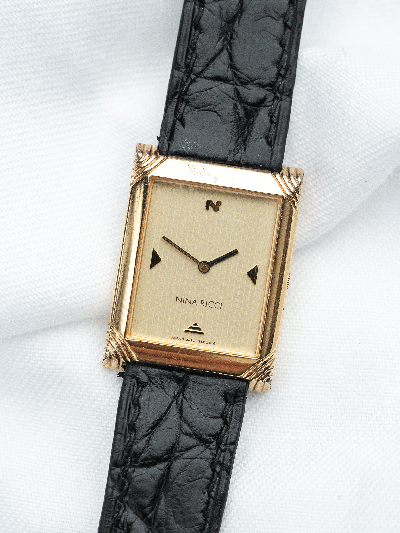 Nina Ricci Tank Watch 2320-6240 Gold-Plated — Striated Golden Dial (1991) 