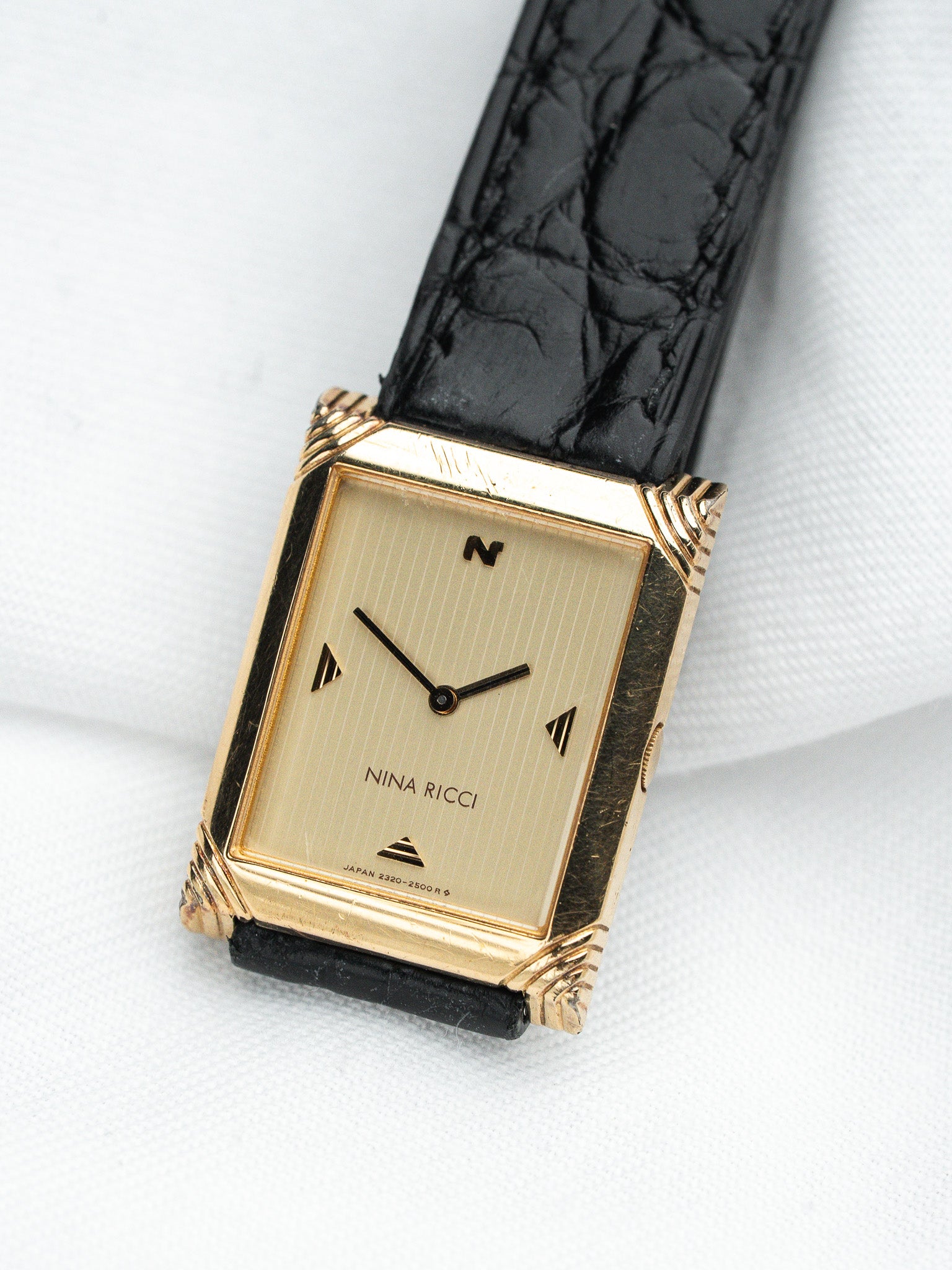 Nina Ricci Tank Watch 2320-6240 Gold-Plated — Striated Golden Dial (1991) 