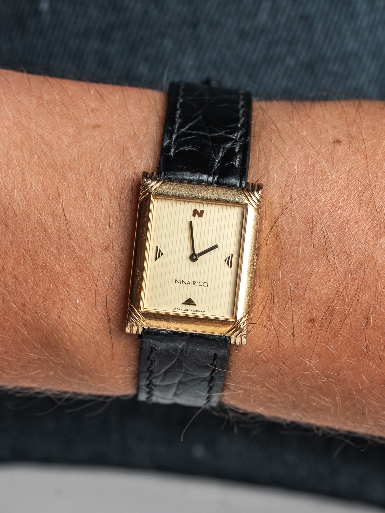 Nina Ricci Tank Watch 2320-6240 Gold-Plated — Striated Golden Dial (1991) 