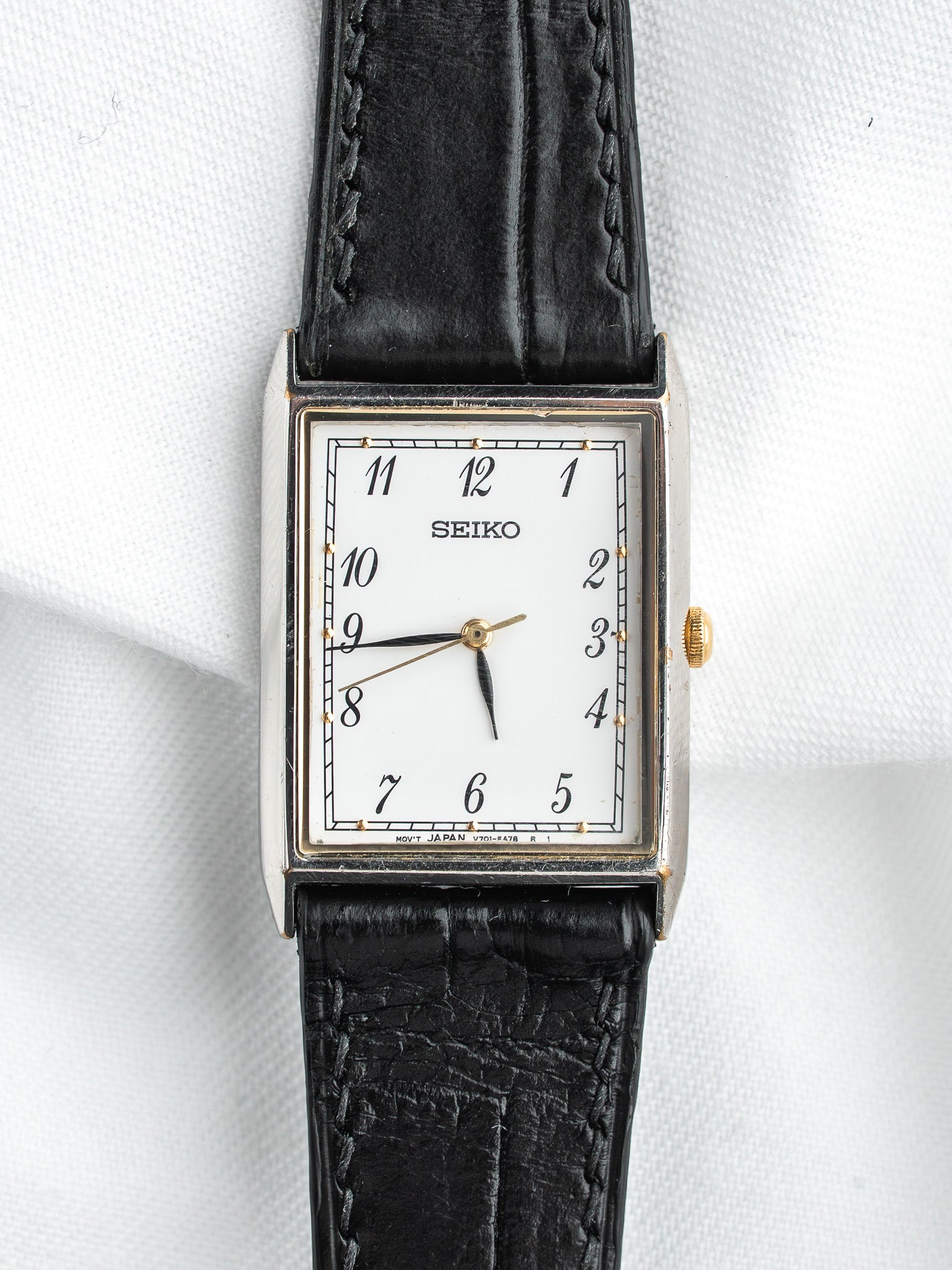 Seiko V701-5E20 Tank quadrante bianco arabo | Atelier Victor