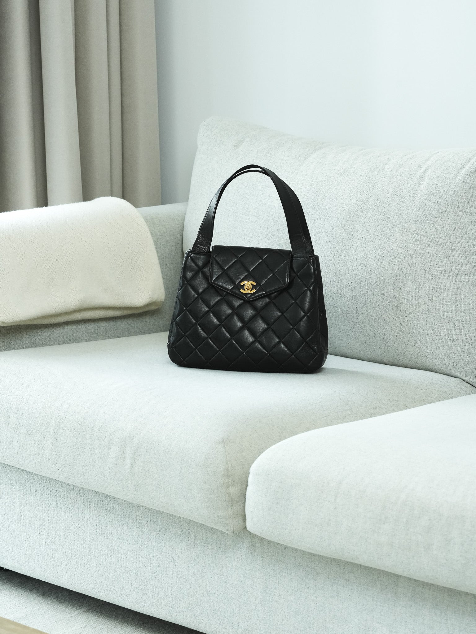 Chanel Sac à Main Top Handle Matelassé Noir Vintage 1996