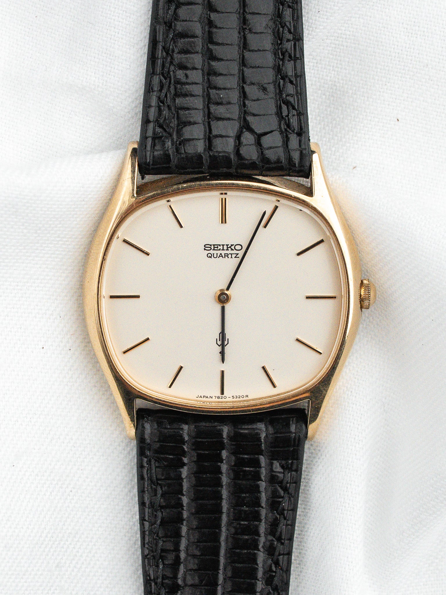 Seiko 7820-5220 Coussin Plaqué Or — Cadran Blanc (1989)