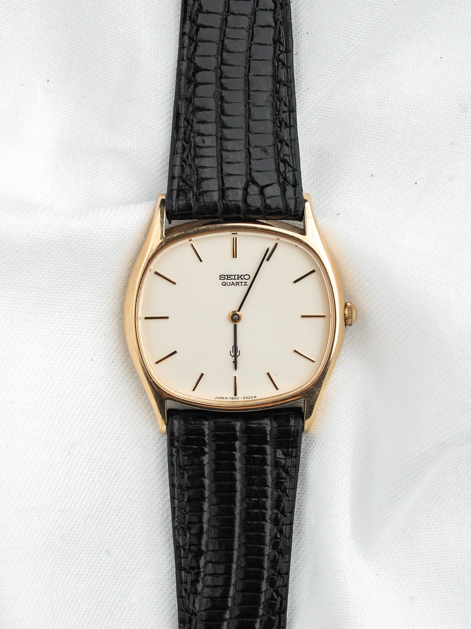 Seiko 7820-5220 Coussin Plaqué Or — Cadran Blanc (1989)