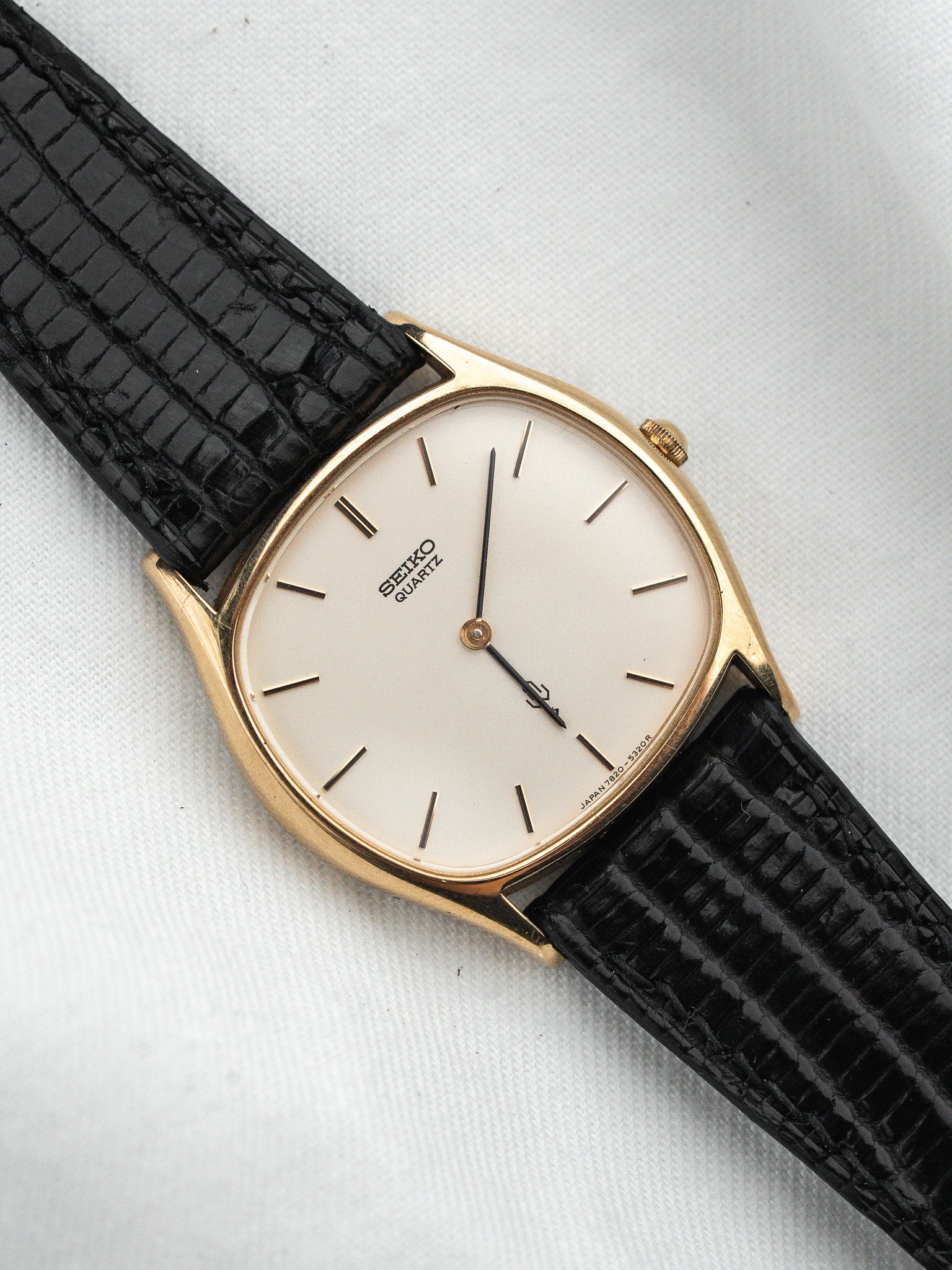 Seiko 7820-5220 Coussin Plaqué Or — Cadran Blanc (1989)