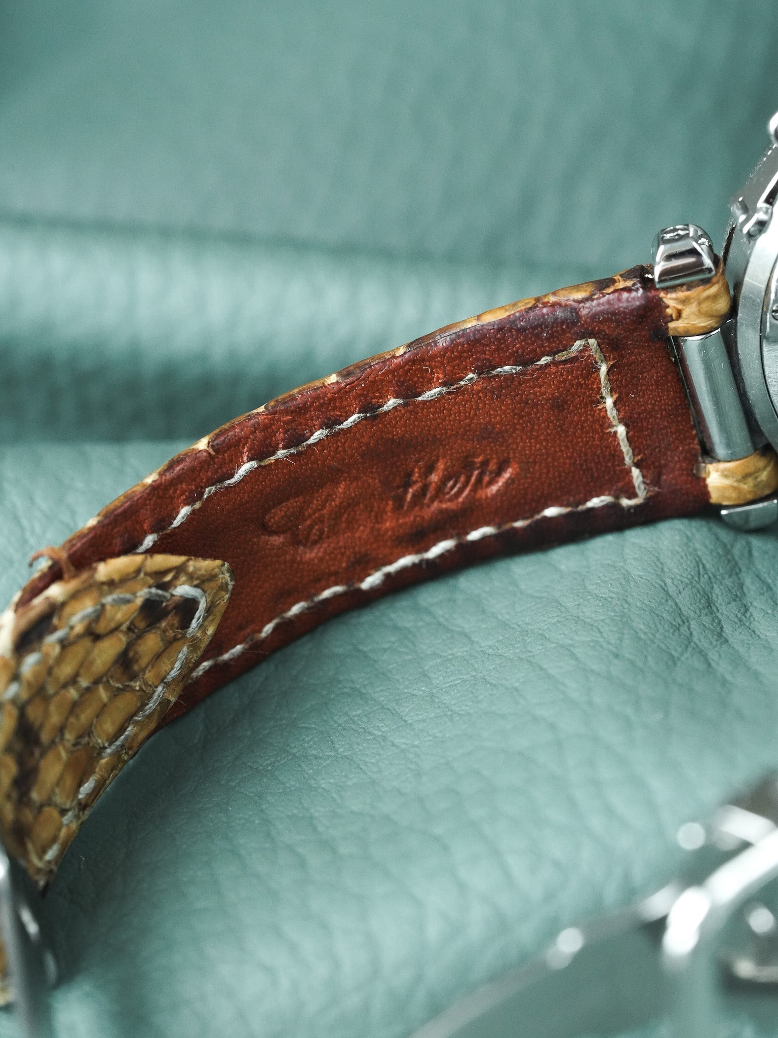 Montre Cartier Pasha Vintage - R4010 Acier 35.5mm Crème Serpent (Années 2000)