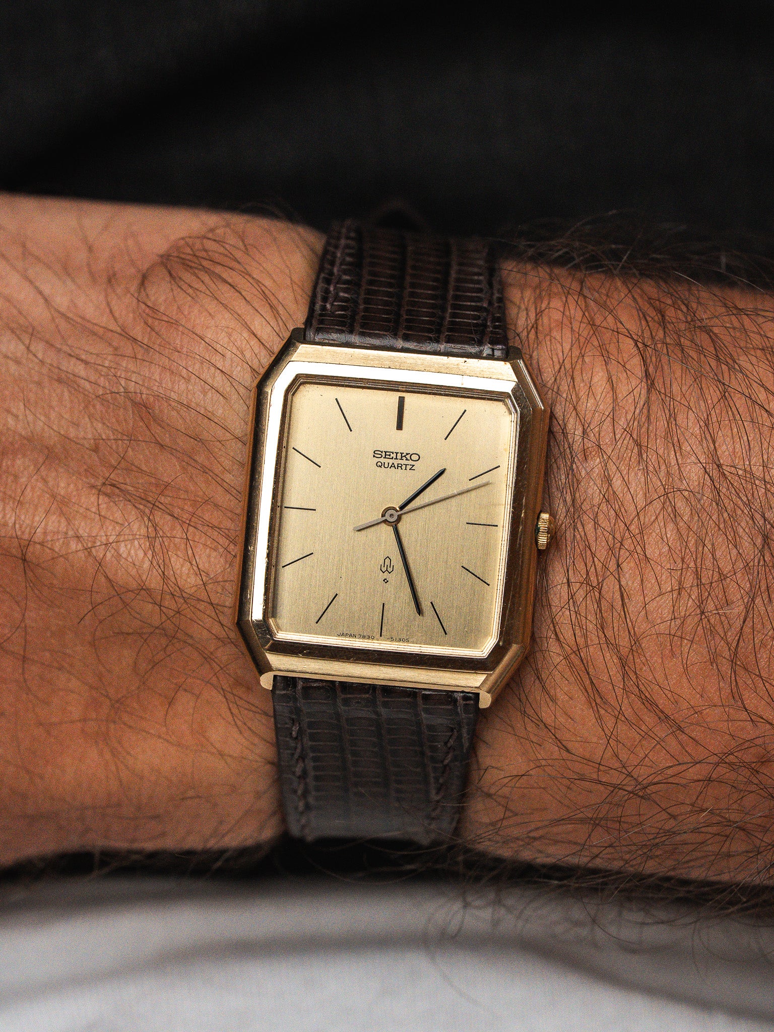 Seiko Tank Uhr 7830-5130 vergoldet — gebürstetes goldenes Zifferblatt (1980s) 